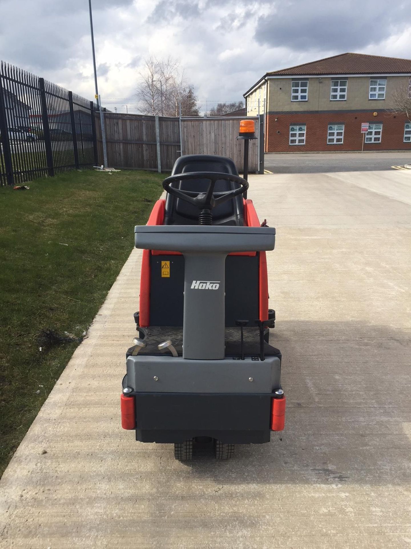 Hako Ride On Floor Cleaner Scrubber Drier - Image 4 of 5