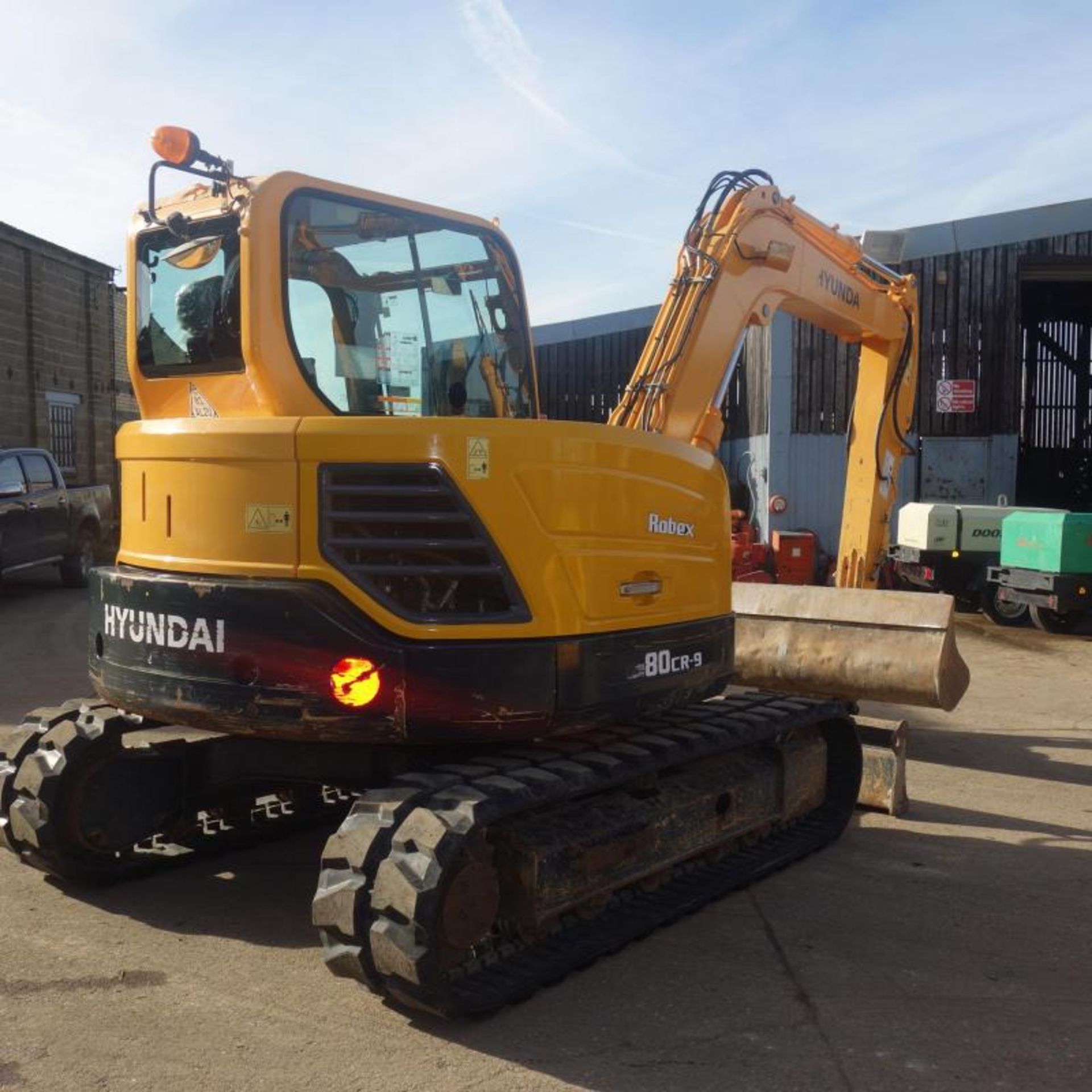 2014 Hyundai 80CR-9 Digger, Comes With 4 Buckets, 2290 Hours From New - Image 2 of 10