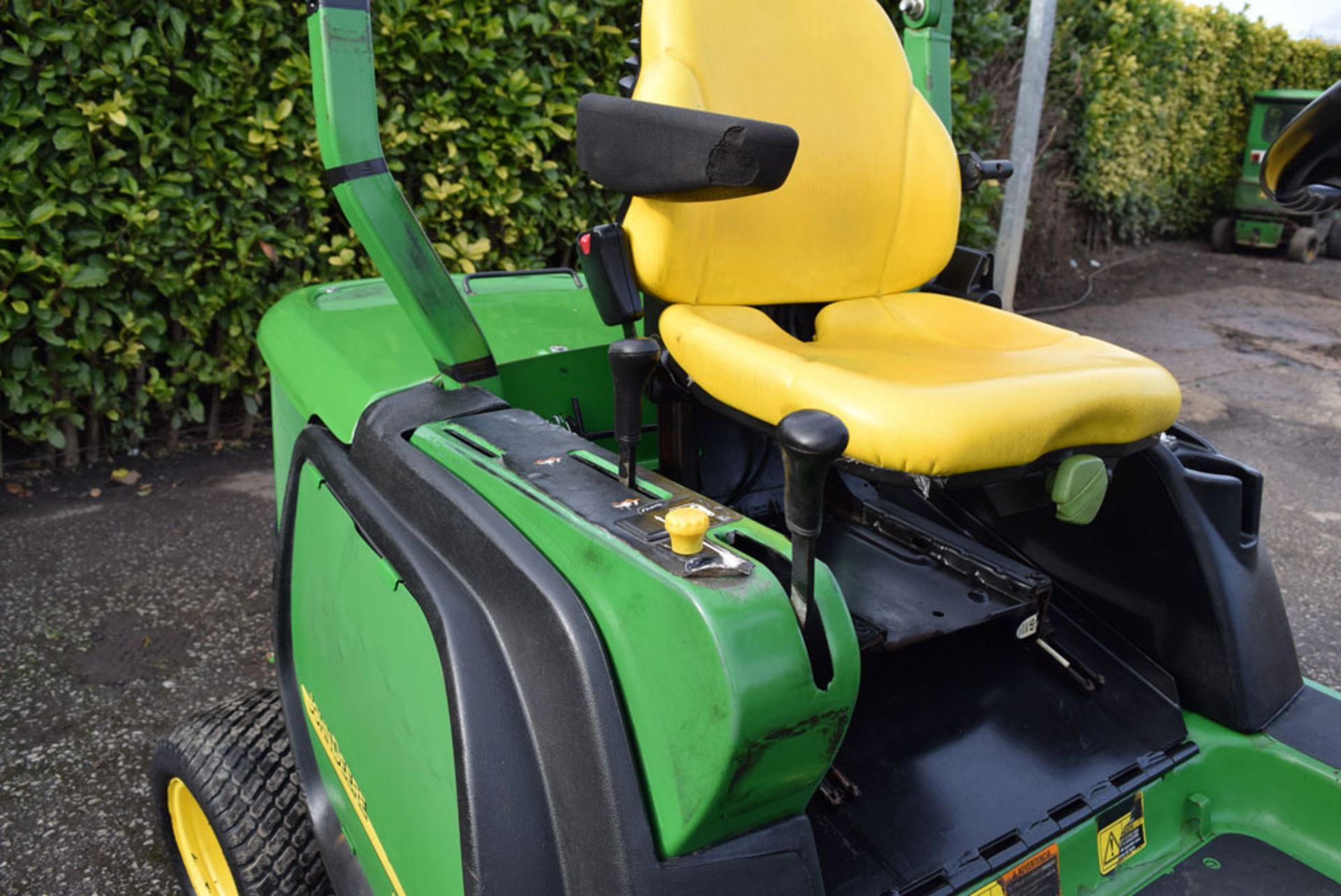 2013 John Deere 1445 Series II 62" Ride On Rotary Mower - Image 5 of 7