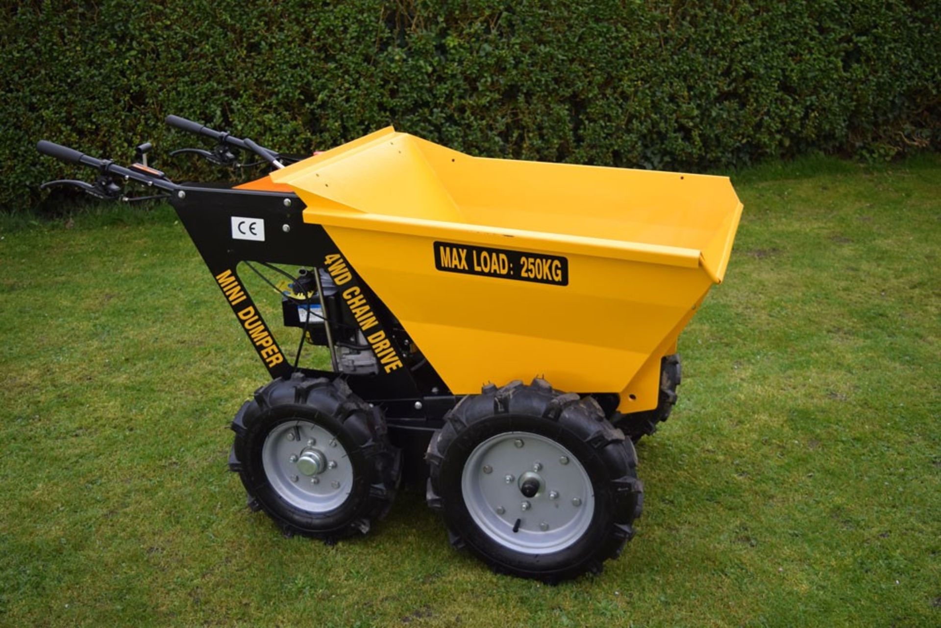 Unused 250kg Mini Dumper 4WD With Chain Drive B&S Engine - Image 2 of 9