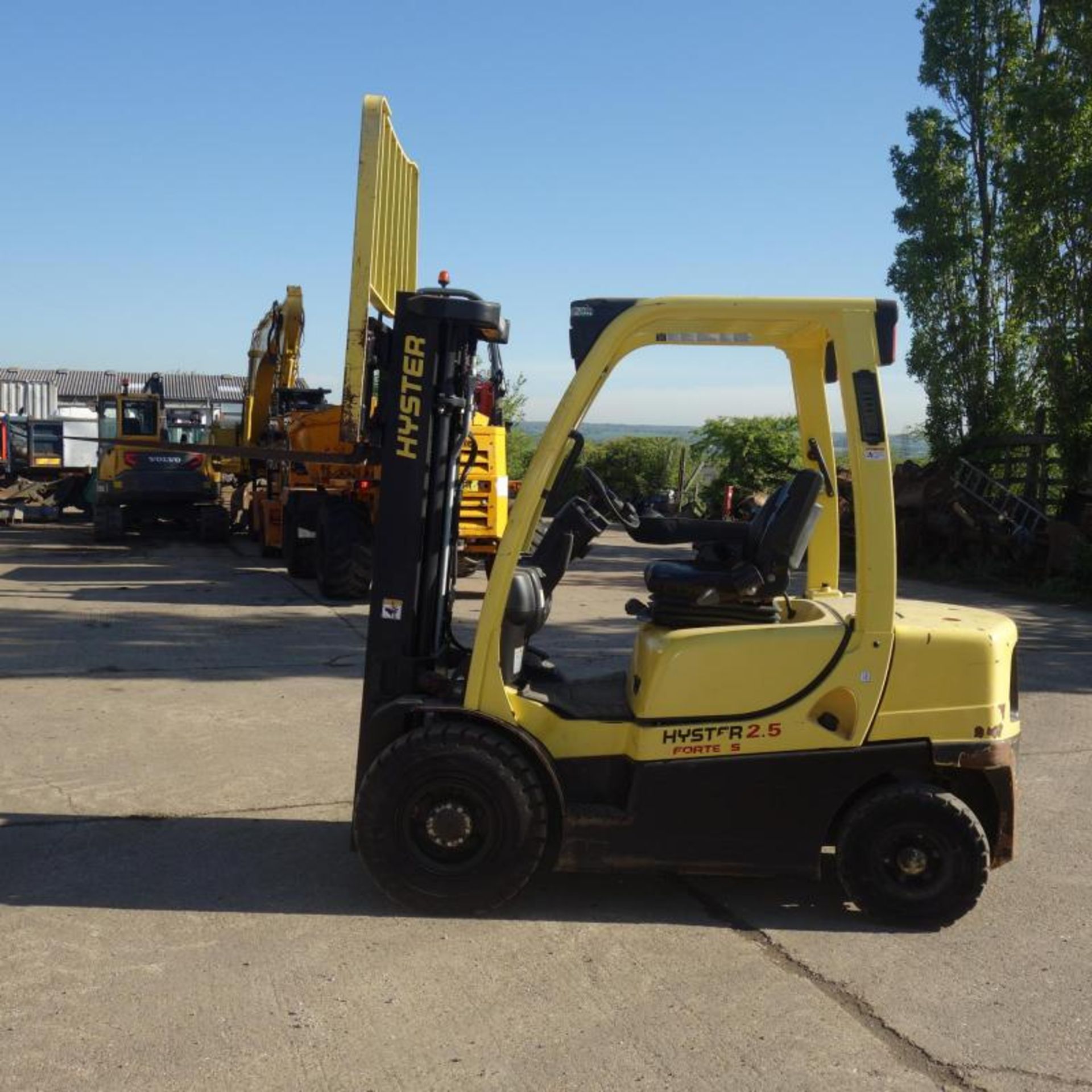 2013 Hyster H2.5ft 3 Stage Mask Container, 3333 Hours From New - Image 4 of 10