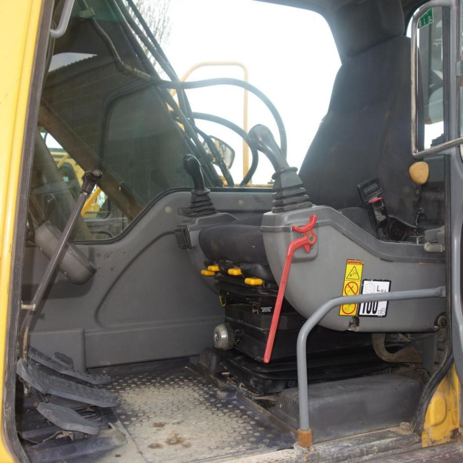 2007 VOLVO EC140BLC Excavator, 2989 Hours From New - Image 10 of 21