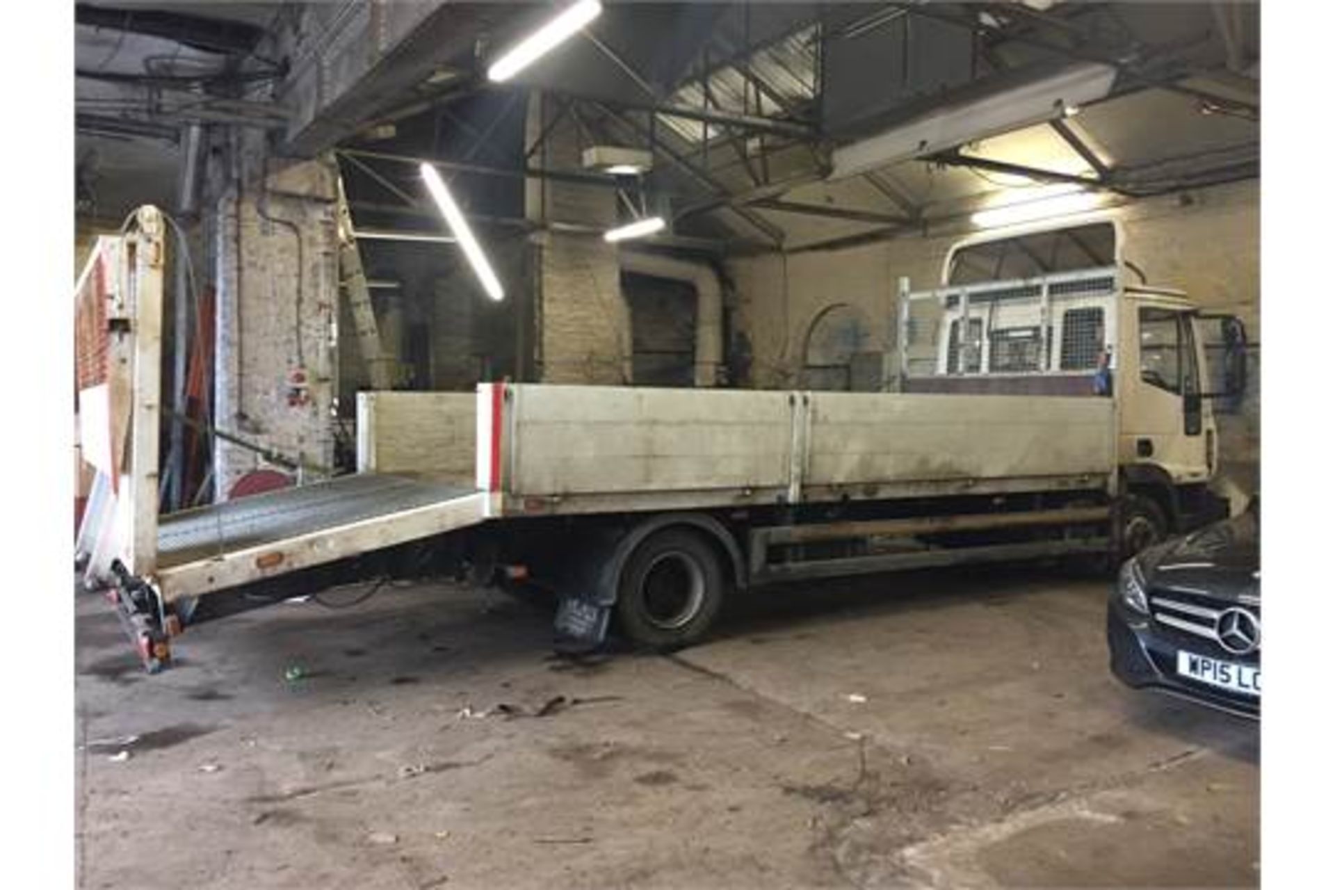 13 Plate Iveco Truck & 2 non runner trucks included - Image 2 of 6