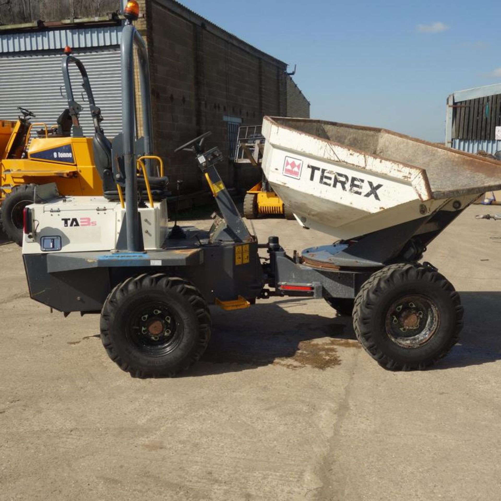 2011 Terex 3 Ton Swivel Dumper, 1008 Hours From New - Image 4 of 14