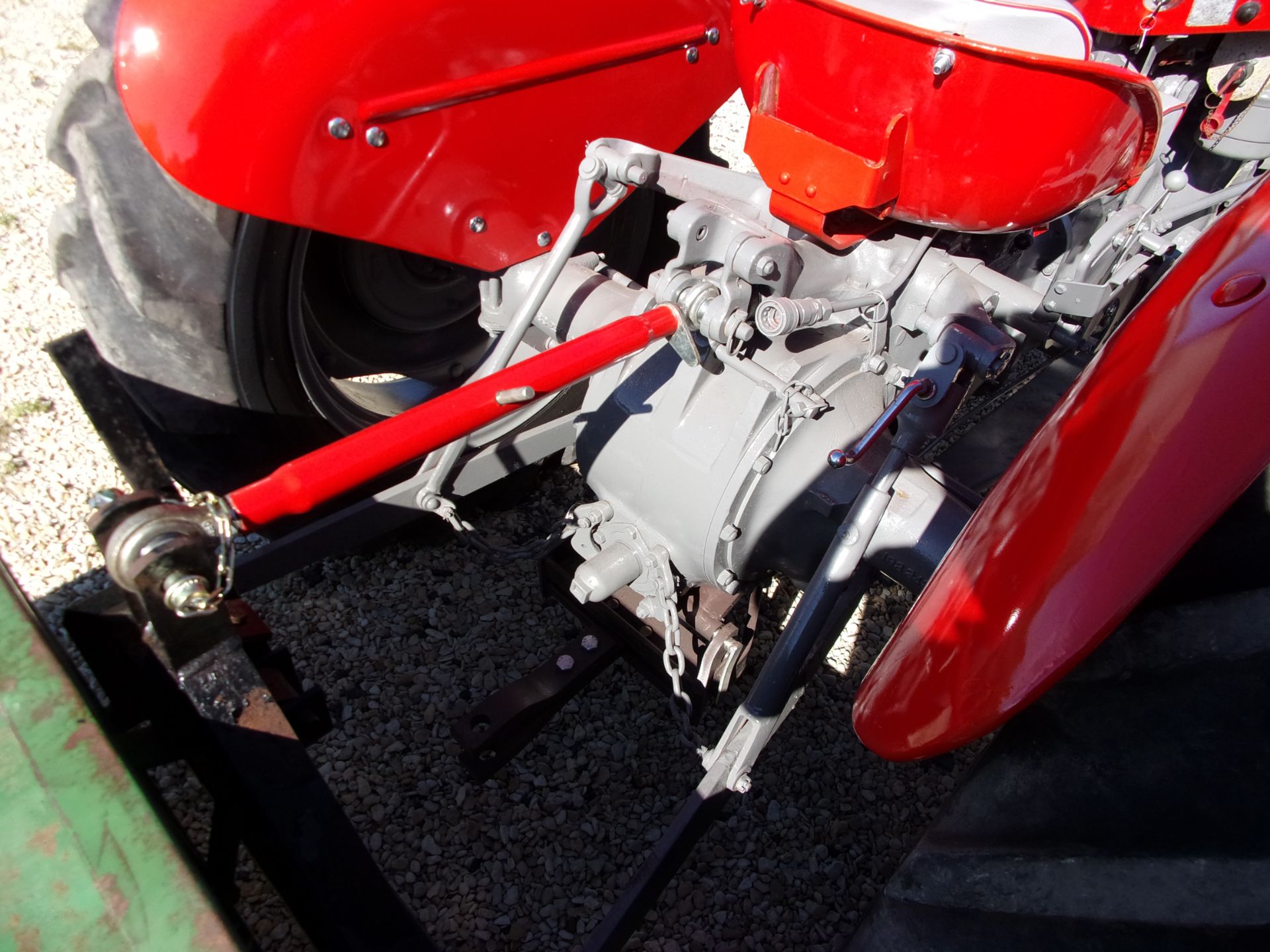 Massey Ferguson 35 3 cylinder Perkins 1960 / Comes with Power loader and tipping link box. - Image 7 of 11