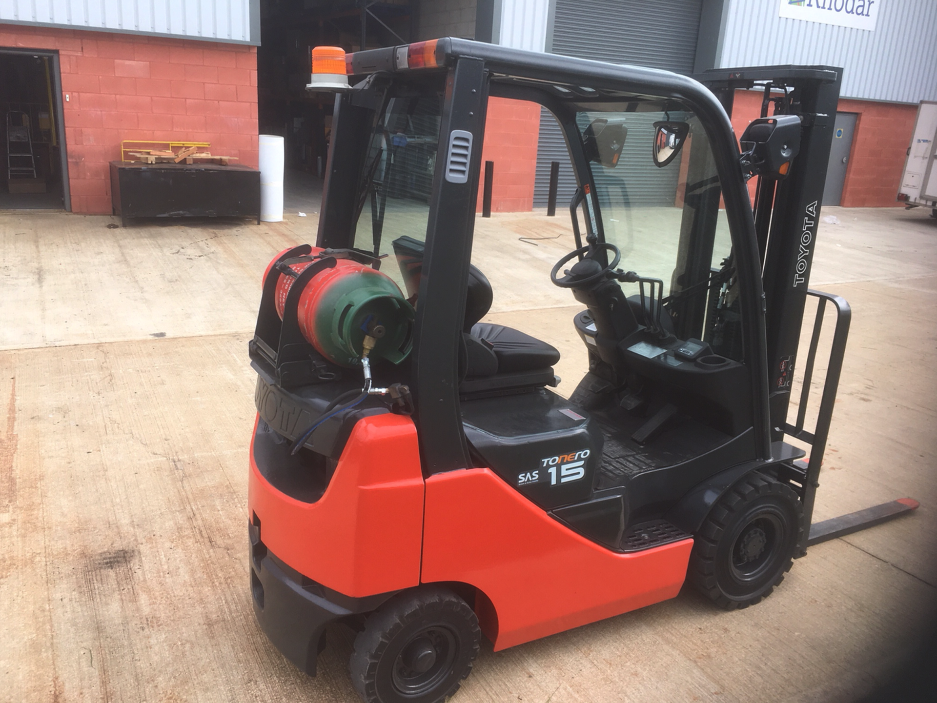 Toyota SAS Series 8 Gas Fork Lift Truck - Fully Refurbished. - Image 6 of 8