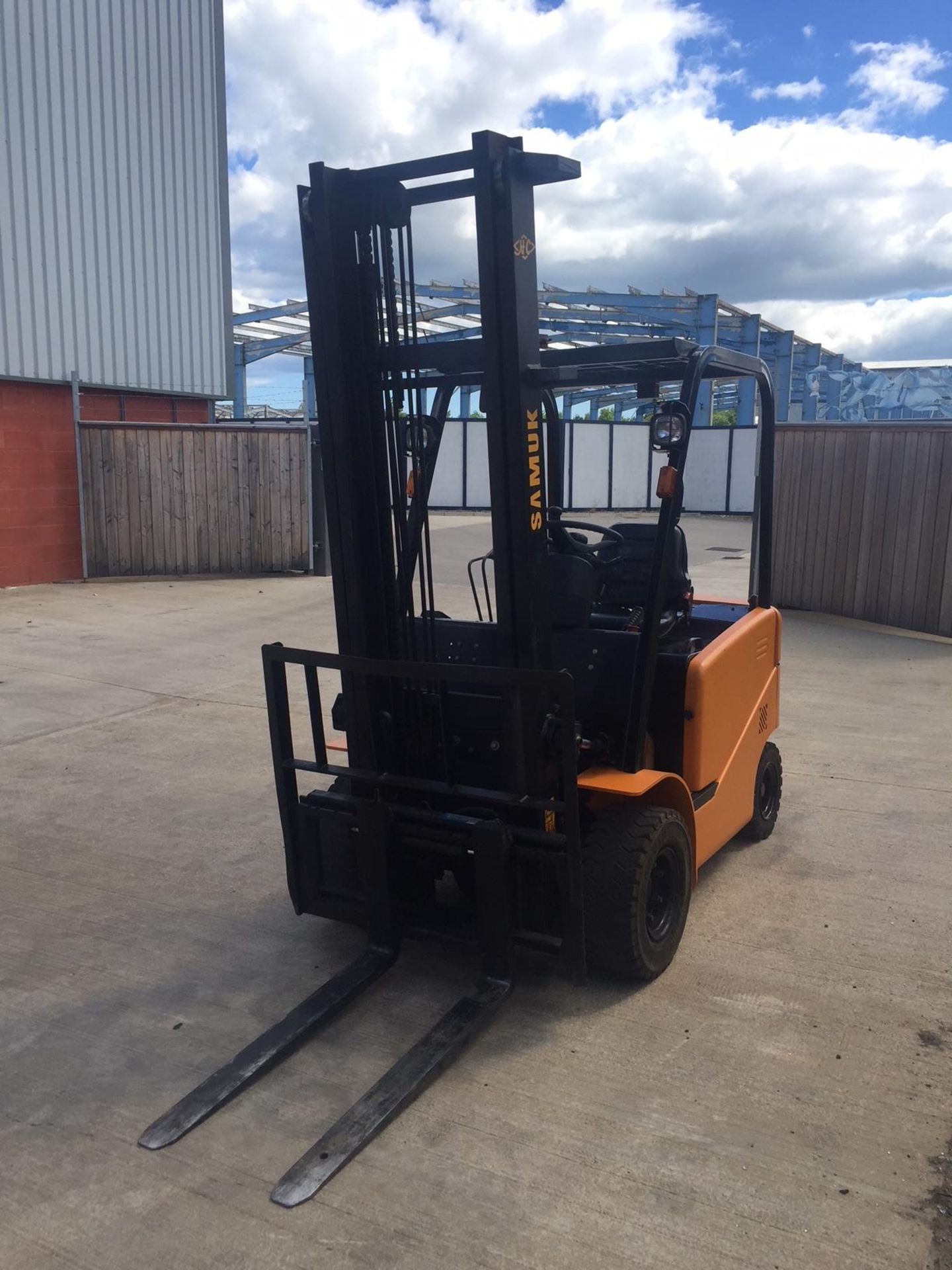 Sam-uk electric counterbalance fork lift truck - Fully refurbished and painted.
