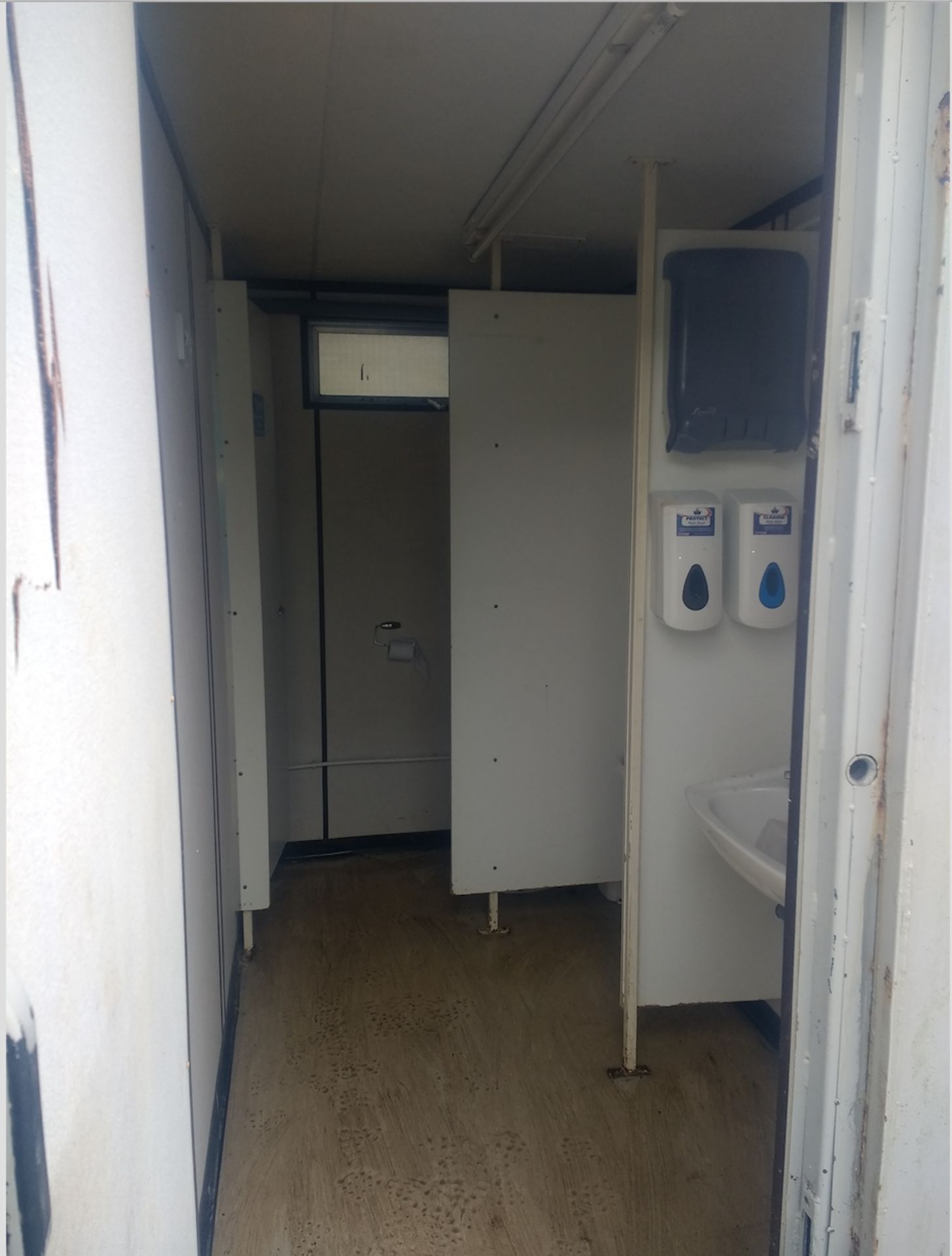 24ft x 9ft Welfare Unit with 10Kva Generator - Bild 6 aus 24