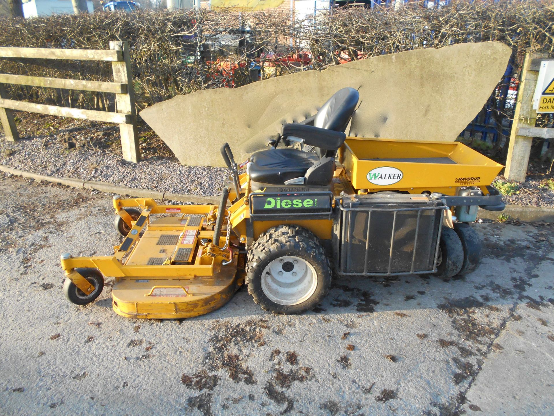 2008 / 2009 Walker Ride On Mower 750 Hrs - Image 2 of 3