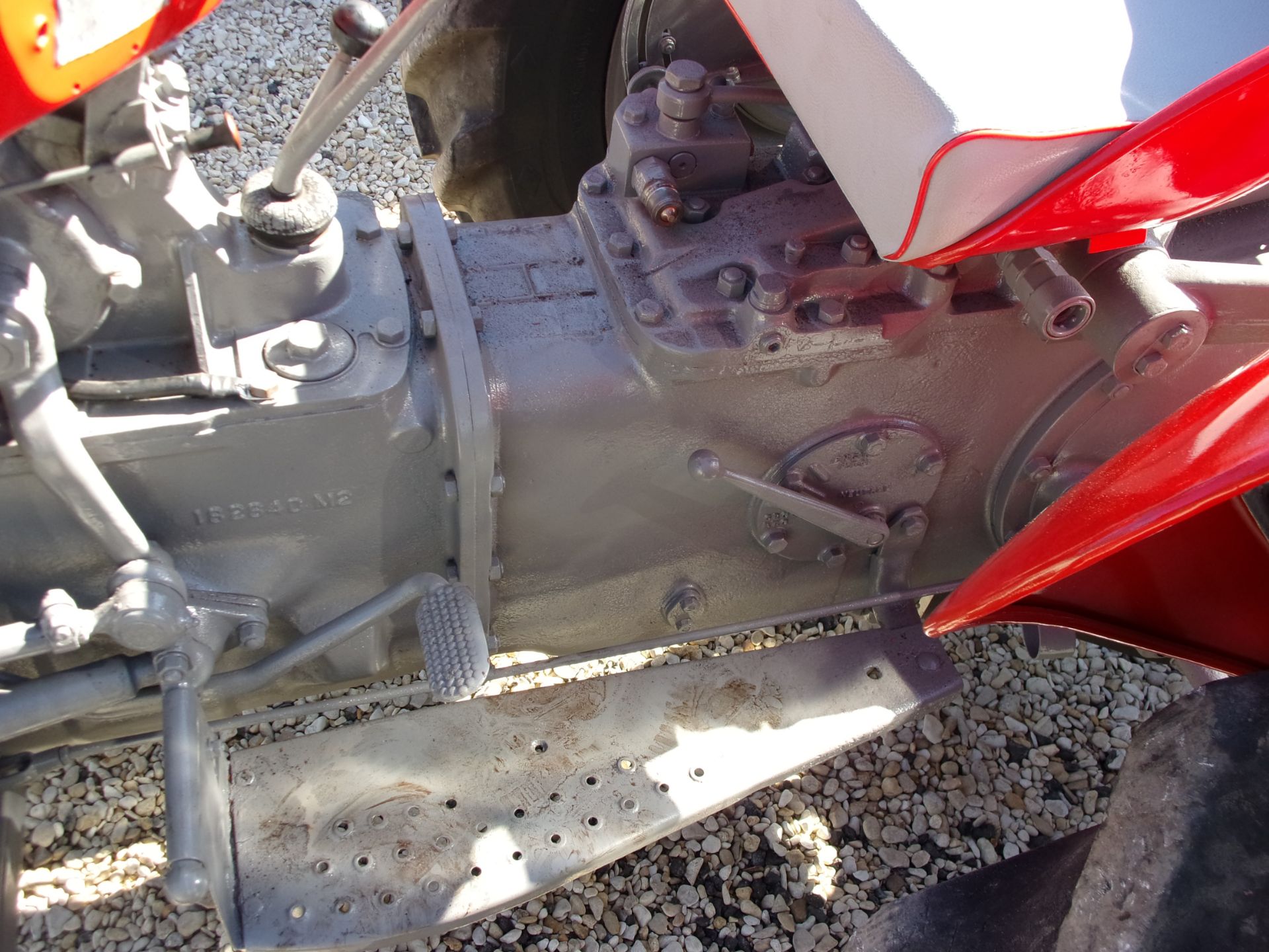 Massey Ferguson 35 3 cylinder Perkins 1960 / Comes with Power loader and tipping link box. - Image 10 of 11