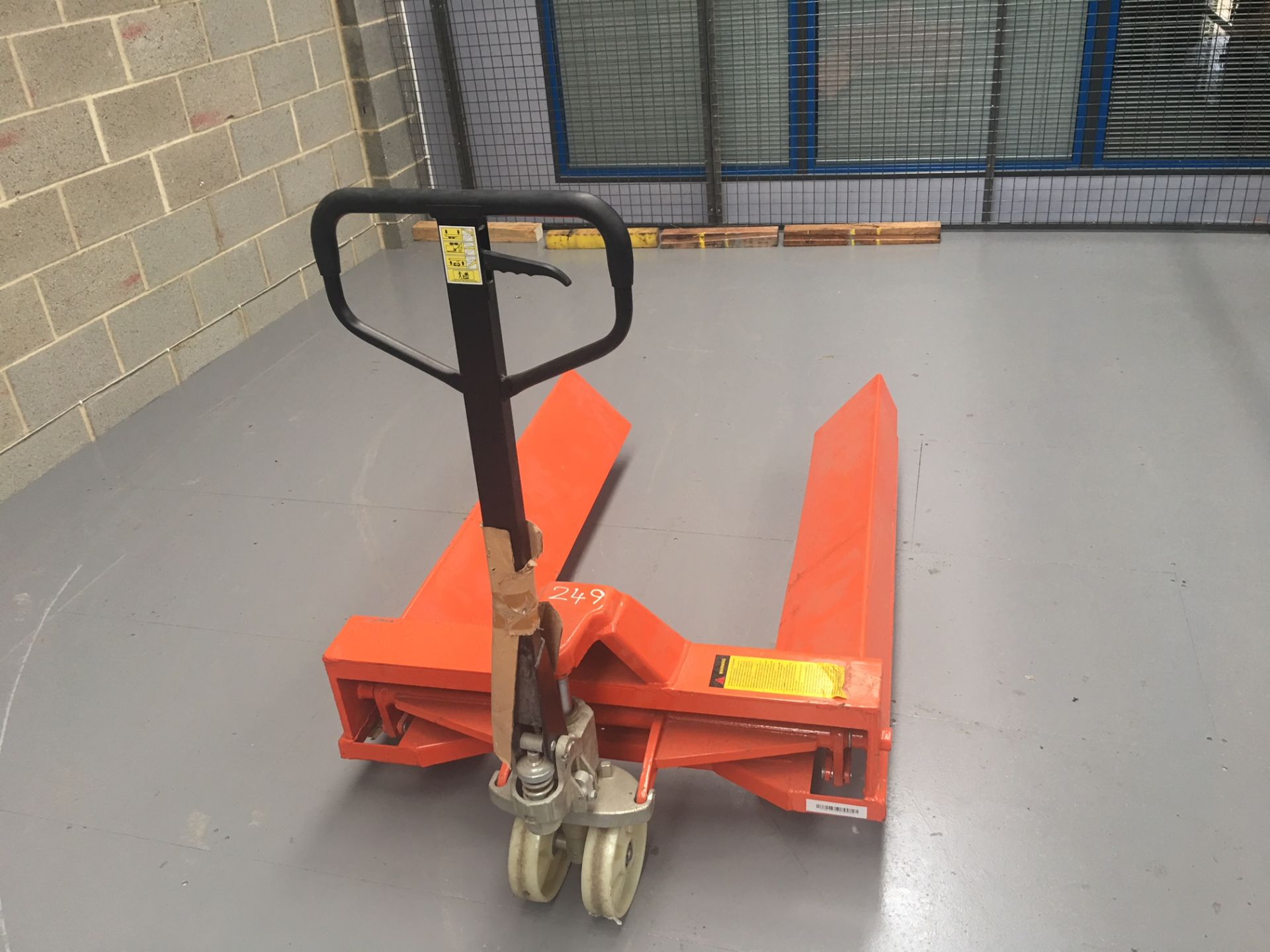 Reel Carrier Hand Pallet Truck - Bild 2 aus 4