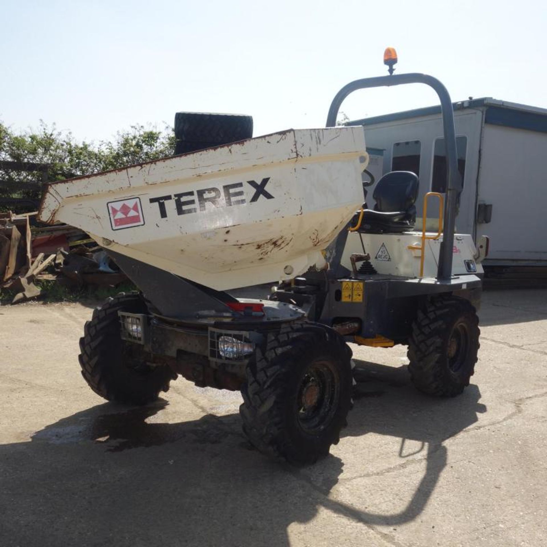 2011 Terex 3 Ton Swivel Dumper, 1008 Hours From New - Image 2 of 6