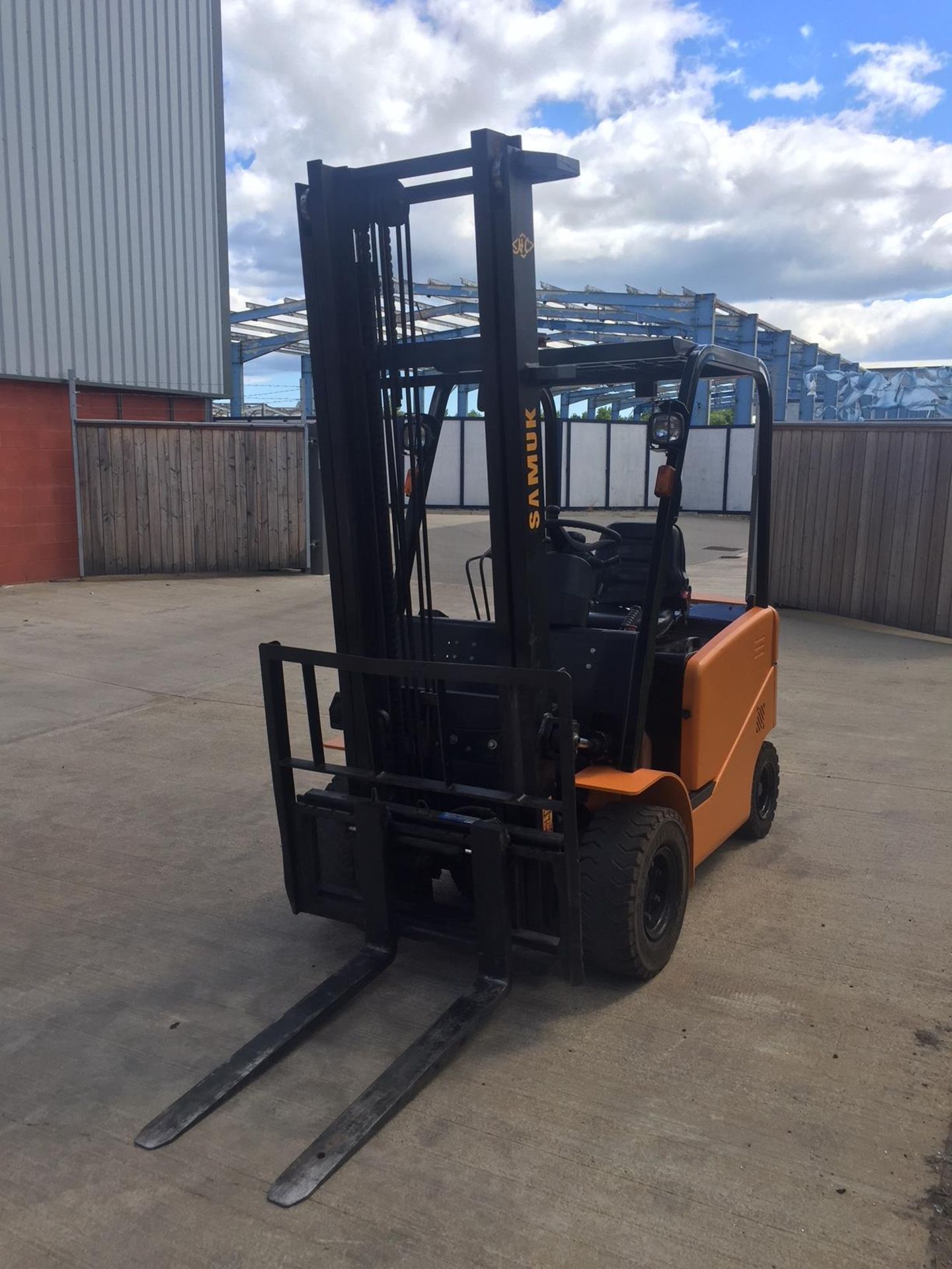 Sam-uk electric counterbalance fork lift truck - Fully refurbished and painted. - Image 5 of 9