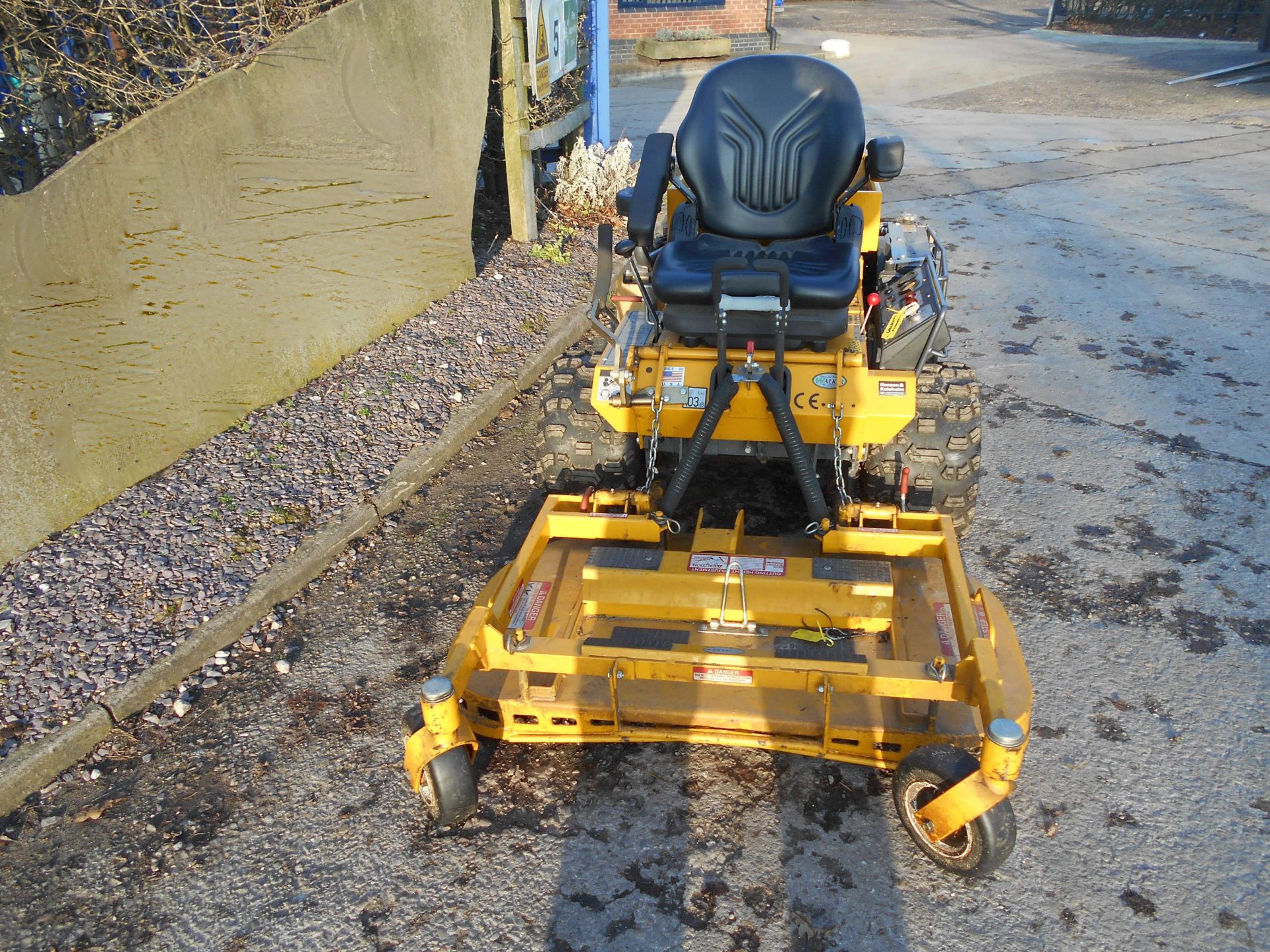 2008 / 2009 Walker Ride On Mower 750 Hrs - Image 3 of 3