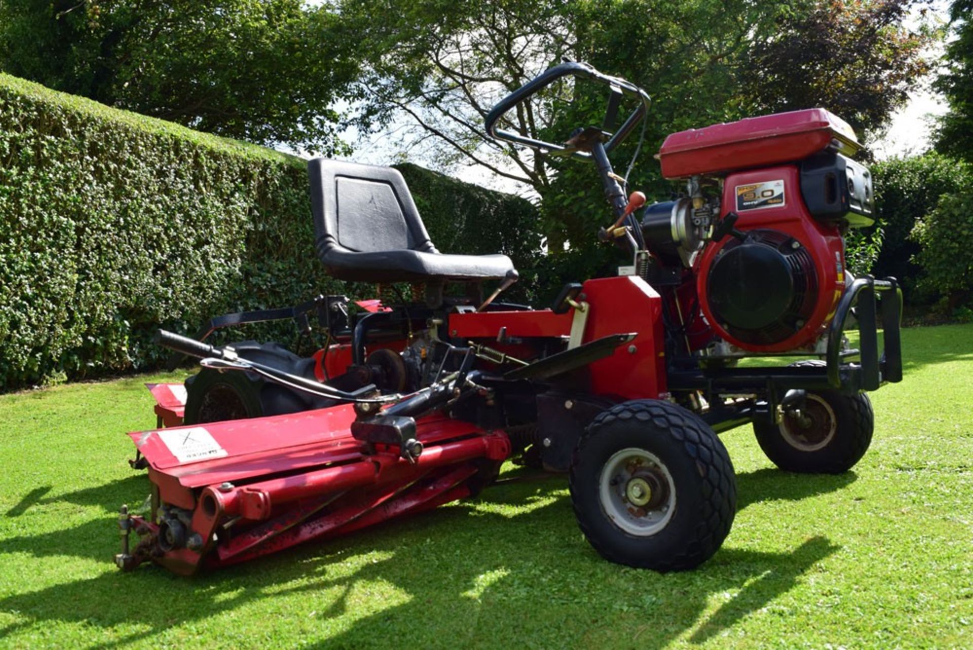 Saxon Triple LM180B Ride On Cylinder Mower - Image 3 of 6