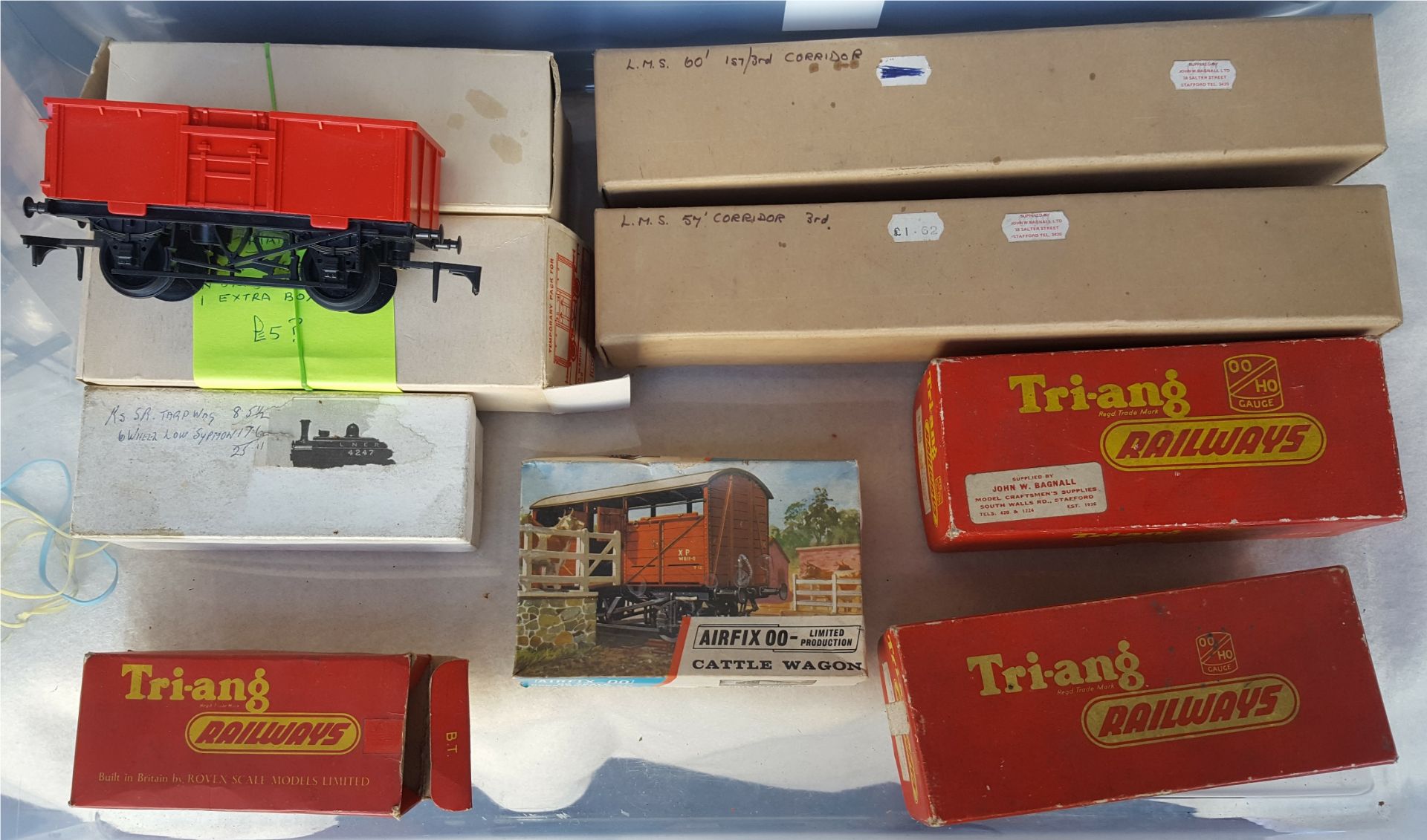 Vintage Box of Model Train Items 00 & 0 Gauge
