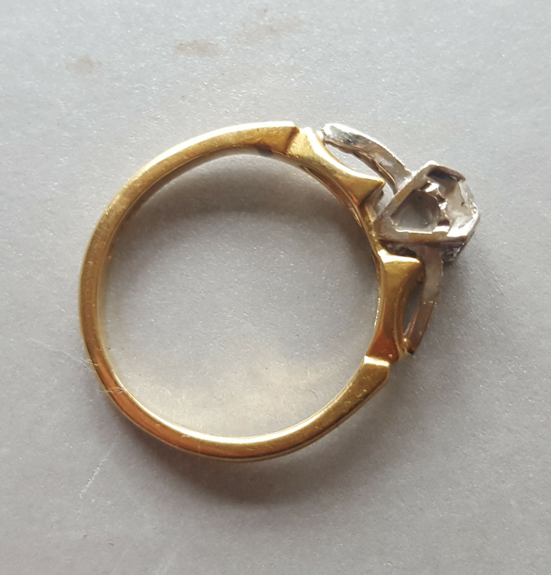 Vintage 18ct Diamond Gold Ring Size 'K' - Image 2 of 2