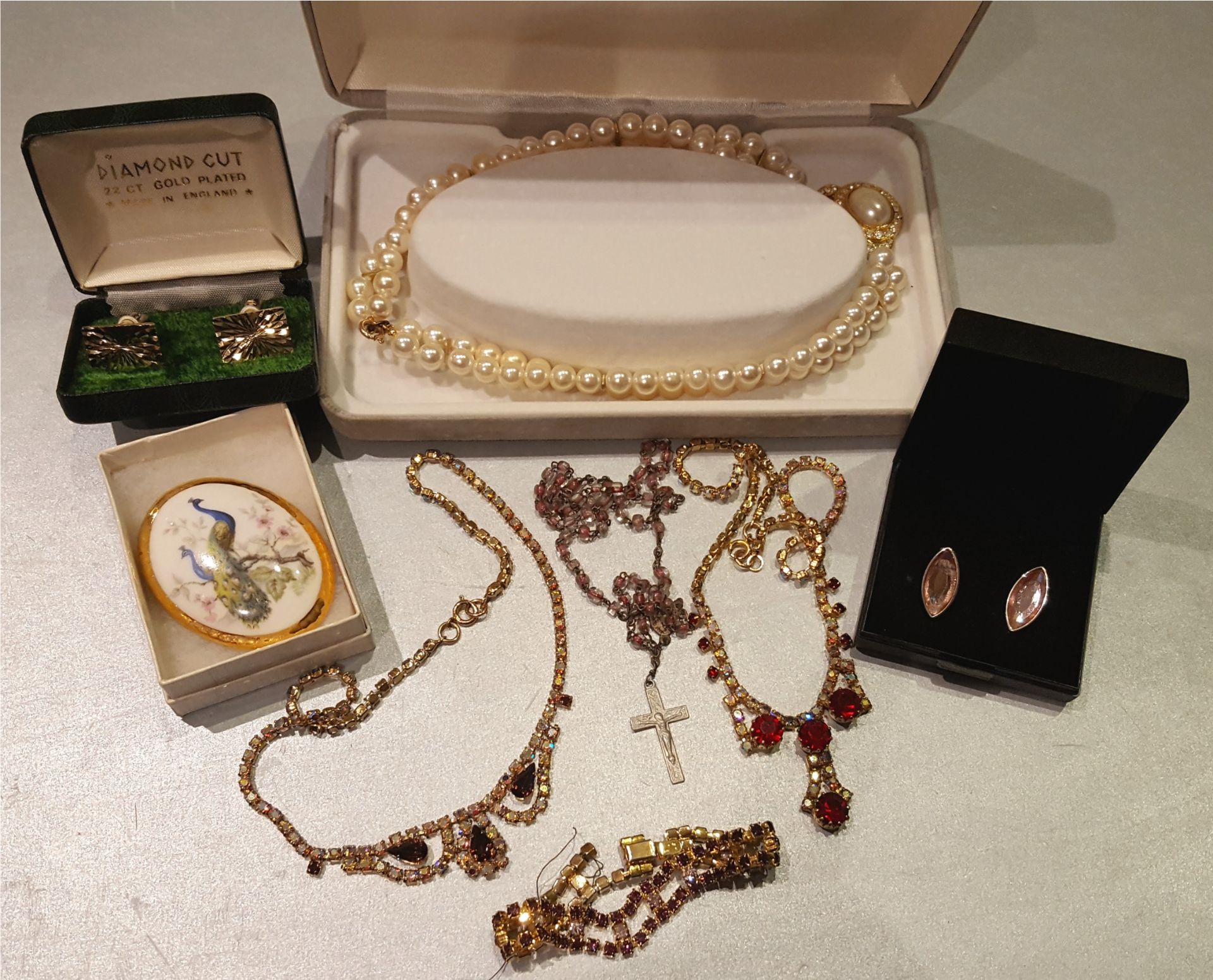 Vintage Retro Parcel of Costume Jewellery