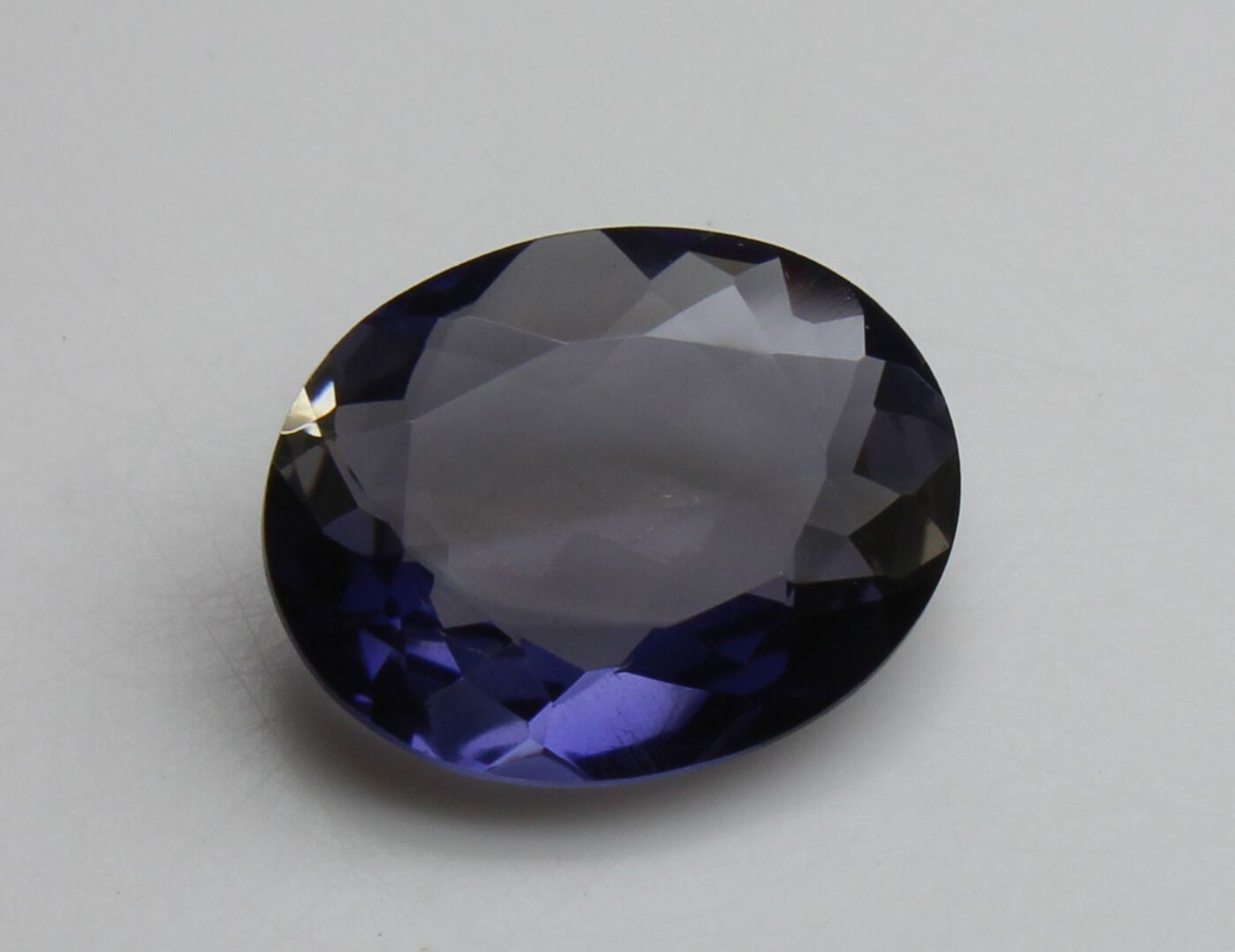 1.84 Ct Igi Certified Iolite - Without Reserve - Image 3 of 4