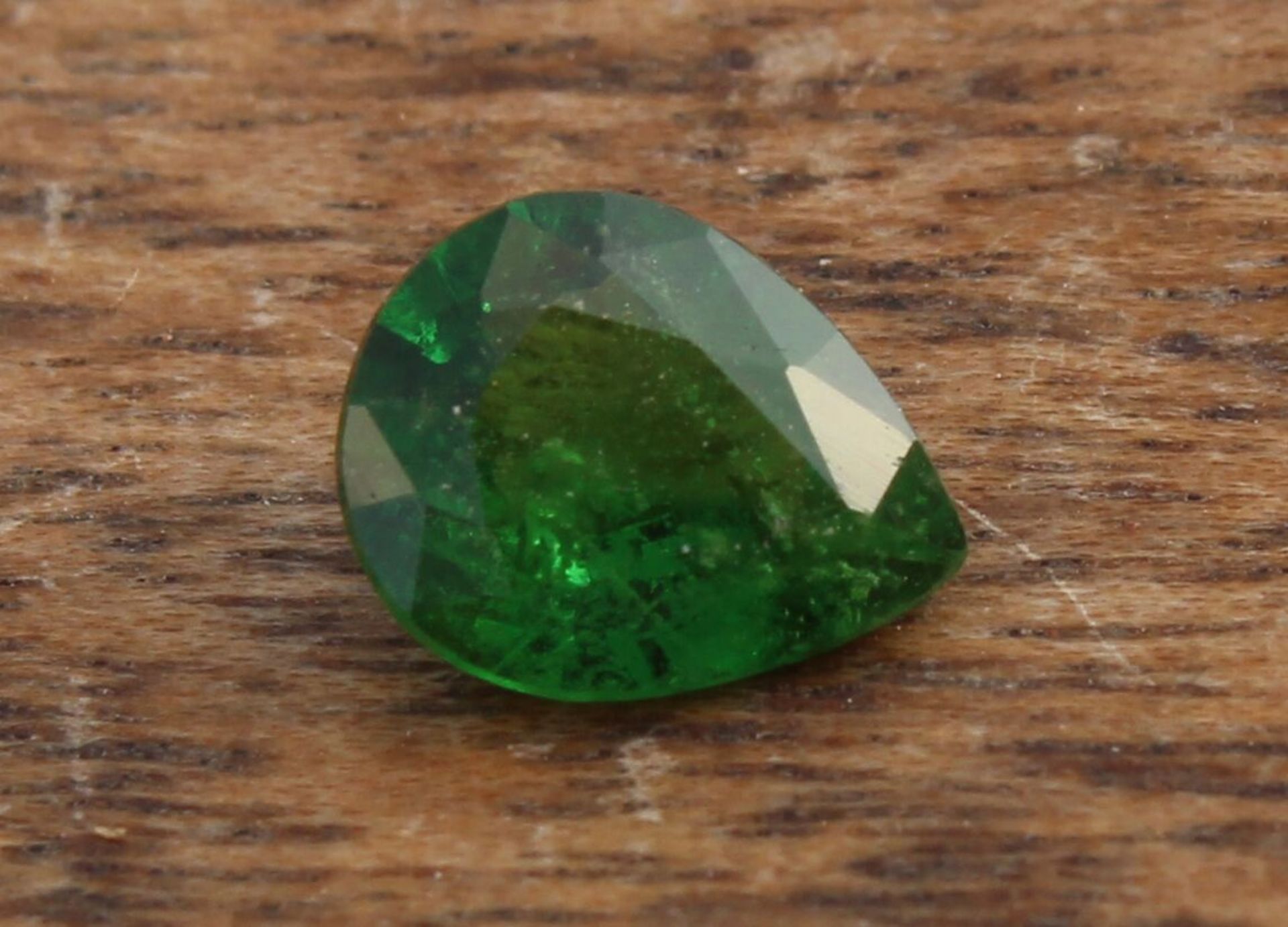 0.68 Ct Igi Certified Tsavorite - Without Reserve