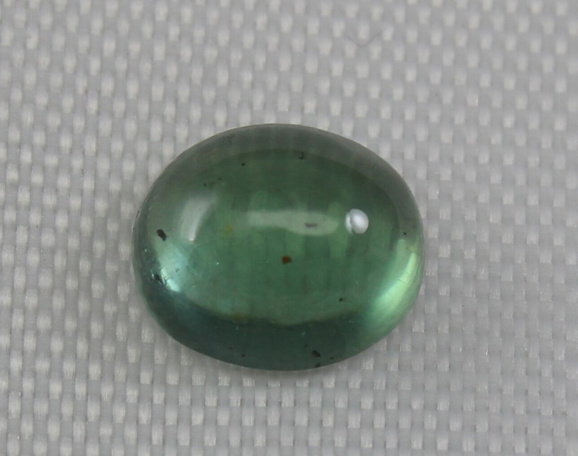 1.83 Ct Igi Certified Green Apatite - Without Reserve - Image 2 of 3