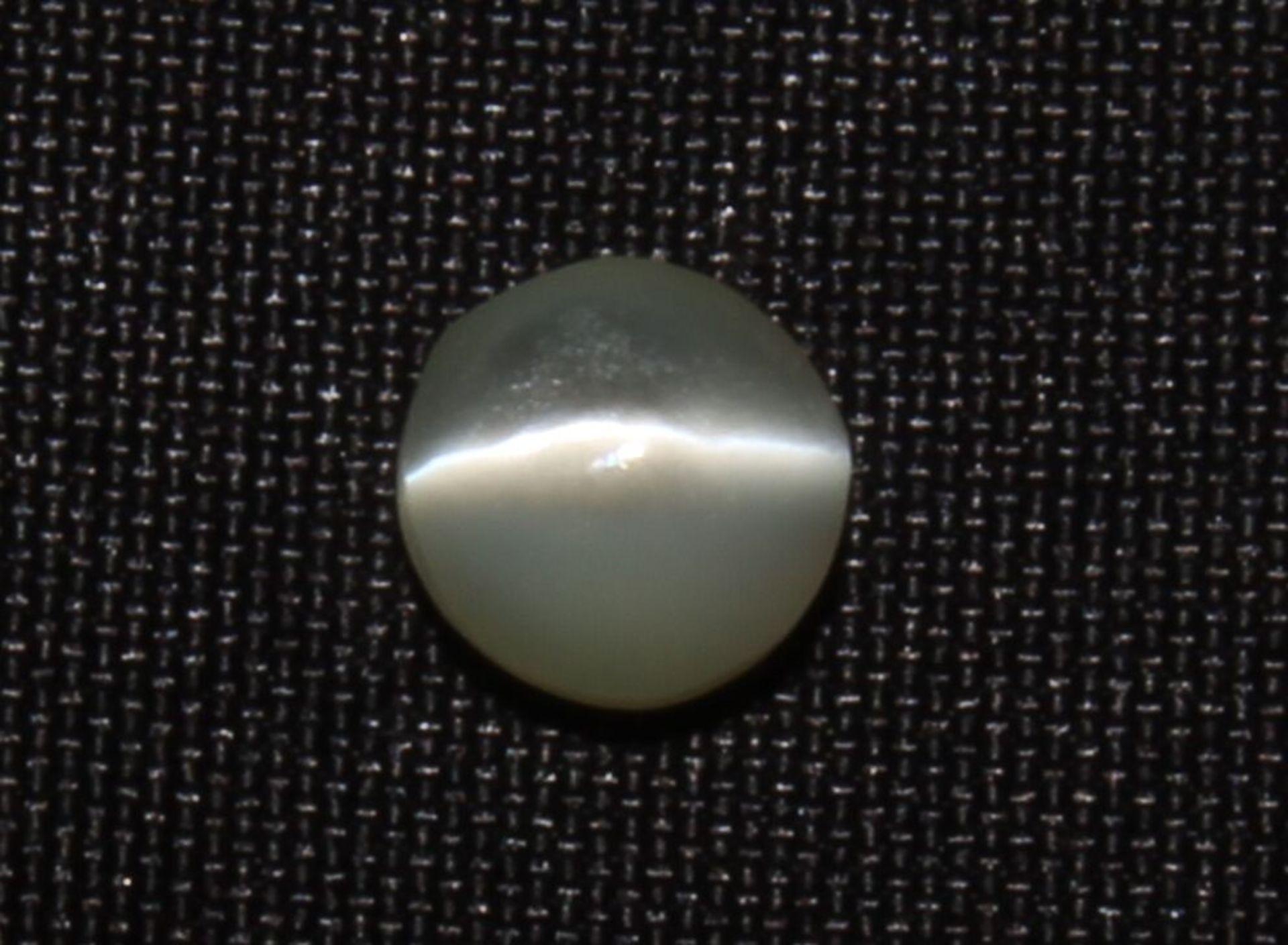 0.59 Ct Igi Certified Chrysoberyl Cat's Eye - Without Reserve - Image 3 of 4