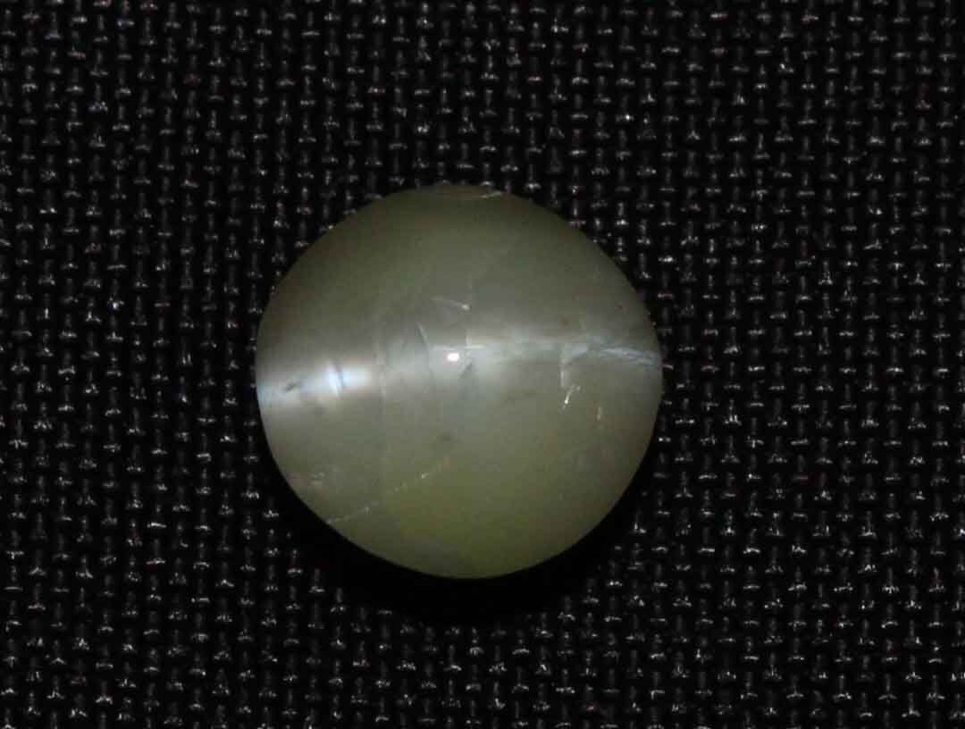 0.86 Ct Igi Certified Chrysoberyl Cat's Eye - Without Reserve - Image 2 of 3