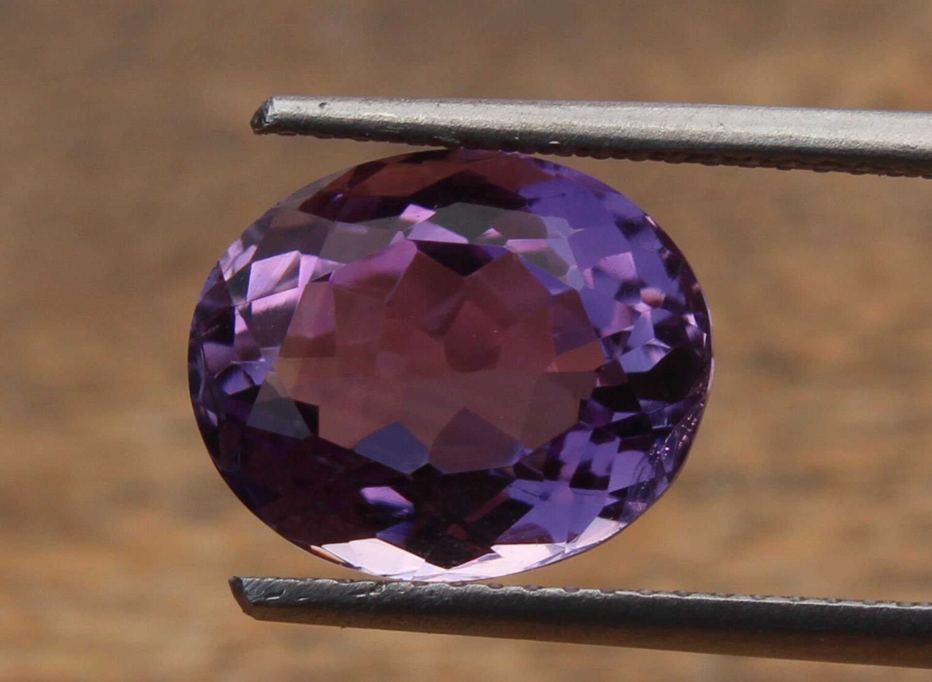 4.55 Ct Igi Certified Amethyst -Without Reserve - Image 2 of 3