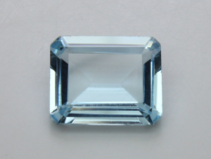 3.33 Ct Igi Certified Blue Topaz - Without Reserve