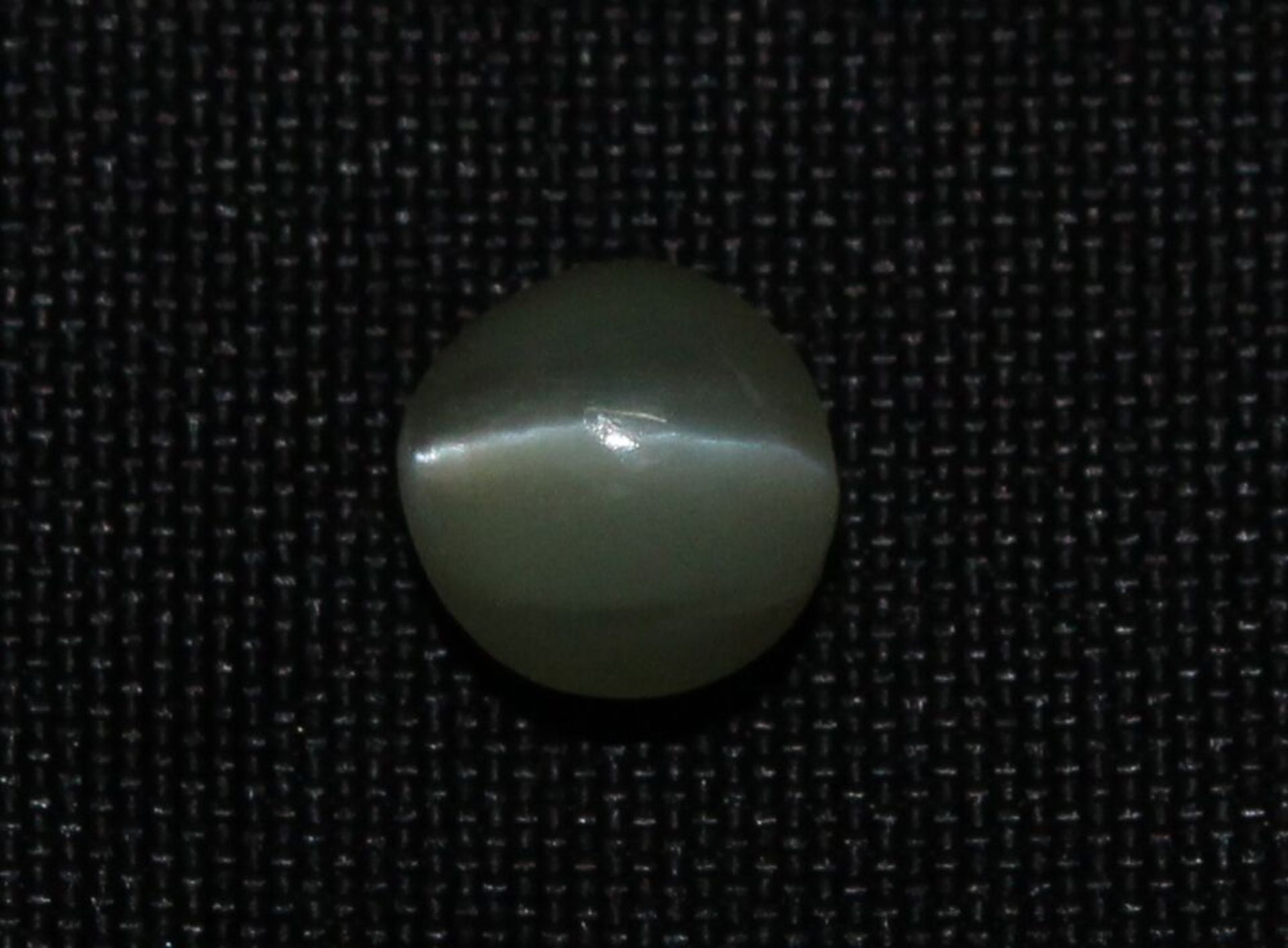 0.66 Ct Igi Certified Chrysoberyl Cat's Eye - Without Reserve - Image 2 of 3