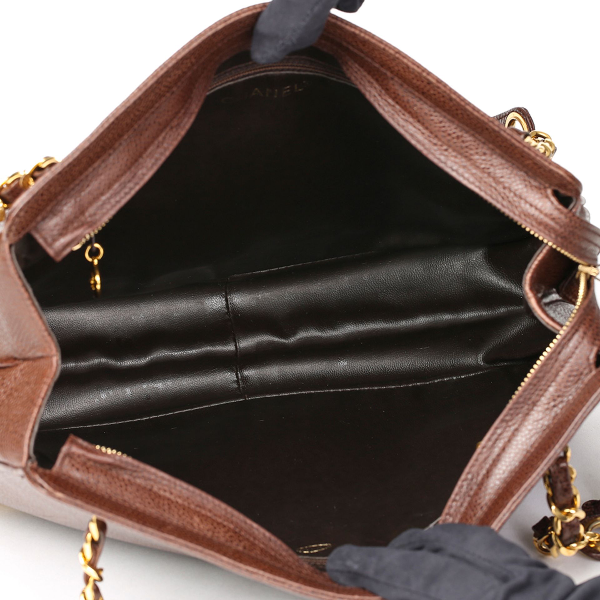 Chocolate Brown Caviar Leather Vintage Logo Trim Shoulder Bag - Image 10 of 14