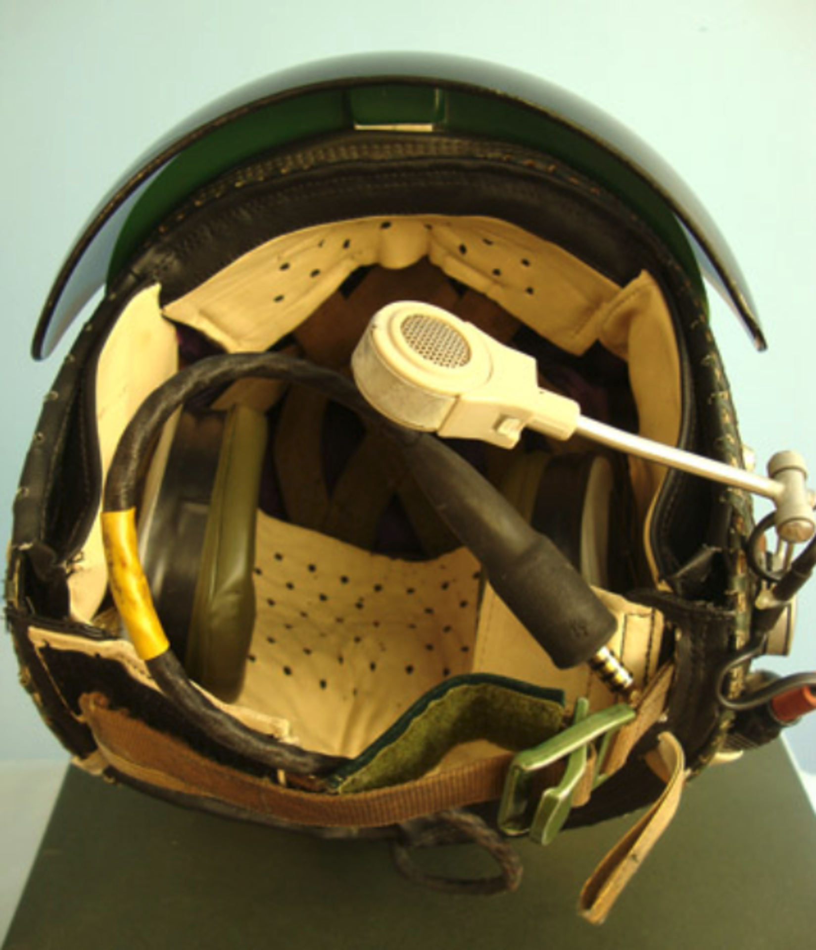 British R.A.F. Flying Helmet 'Bonedome' MK. 3A Complete with Visor, Headset, Mic & Box - Image 3 of 3