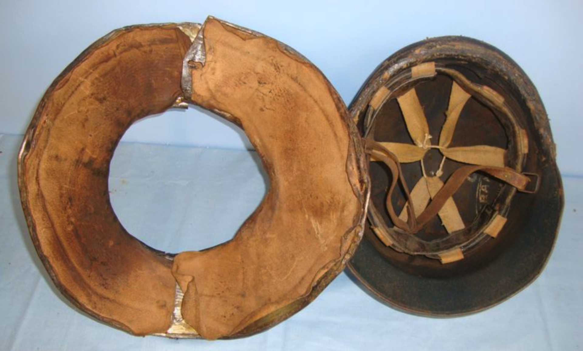 RARE, Model 1945 French Armée de l'Air Pilot's Steel Helmet With Hinged Steel Collar Armour. - Image 3 of 3