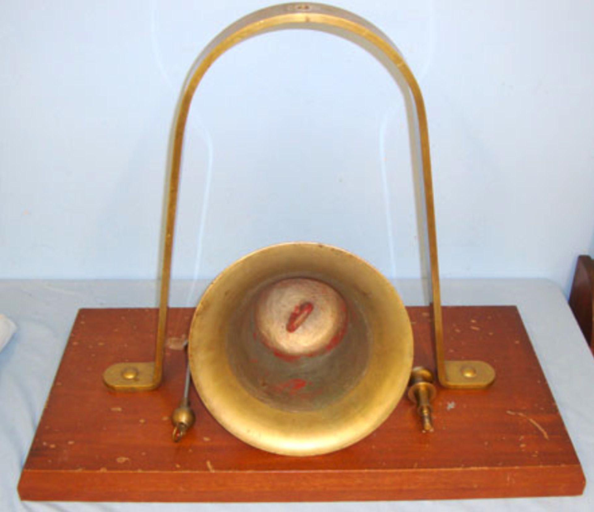Original Large 1942 British WD King’s Crown Air Ministry RAF Airfield Brass Scramble Bell With - Image 2 of 3