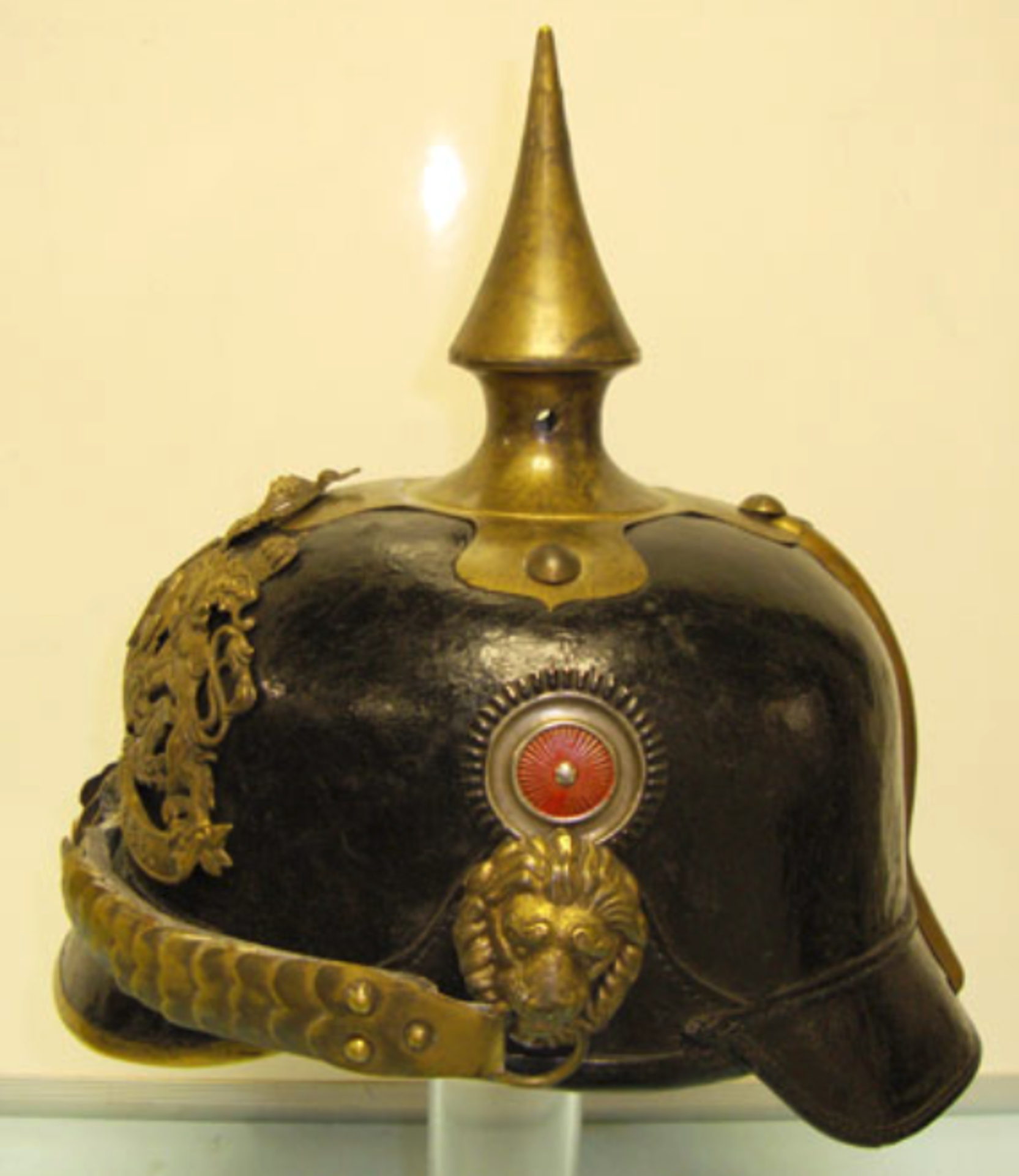 1890 pattern Bavarian Reserve Regiment Officers Pickelhaube. - Image 2 of 3