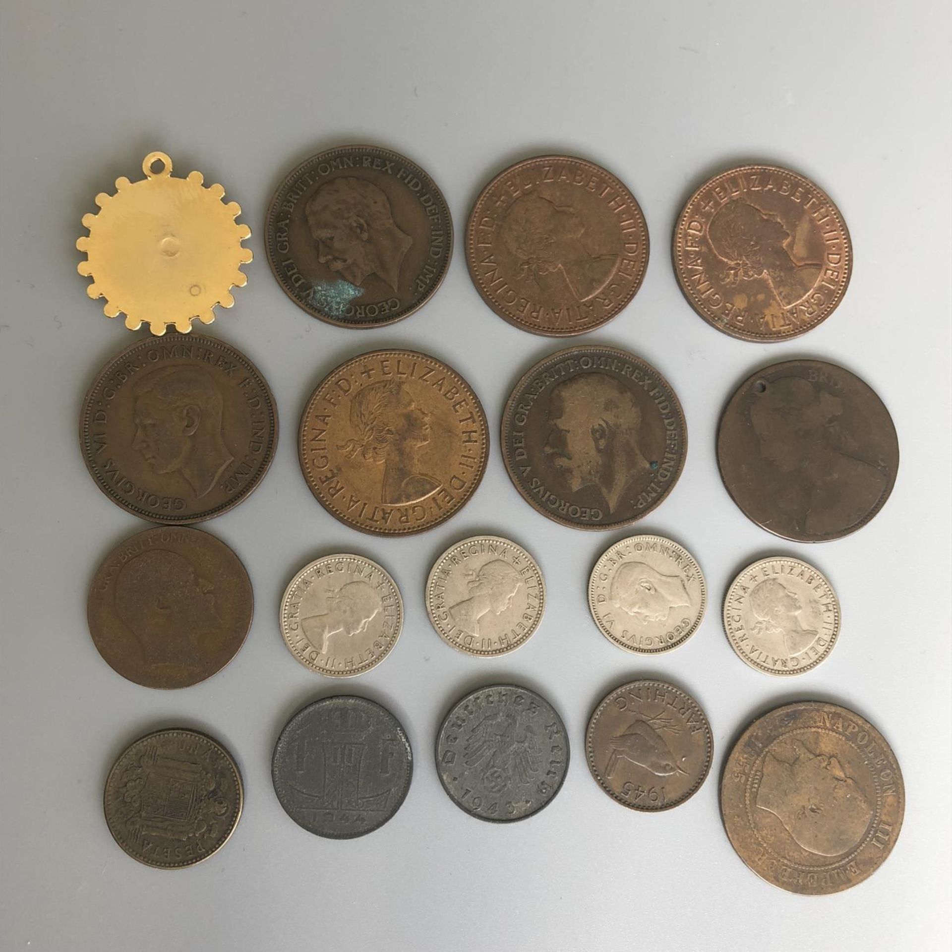 A small collection of coins - Image 2 of 2