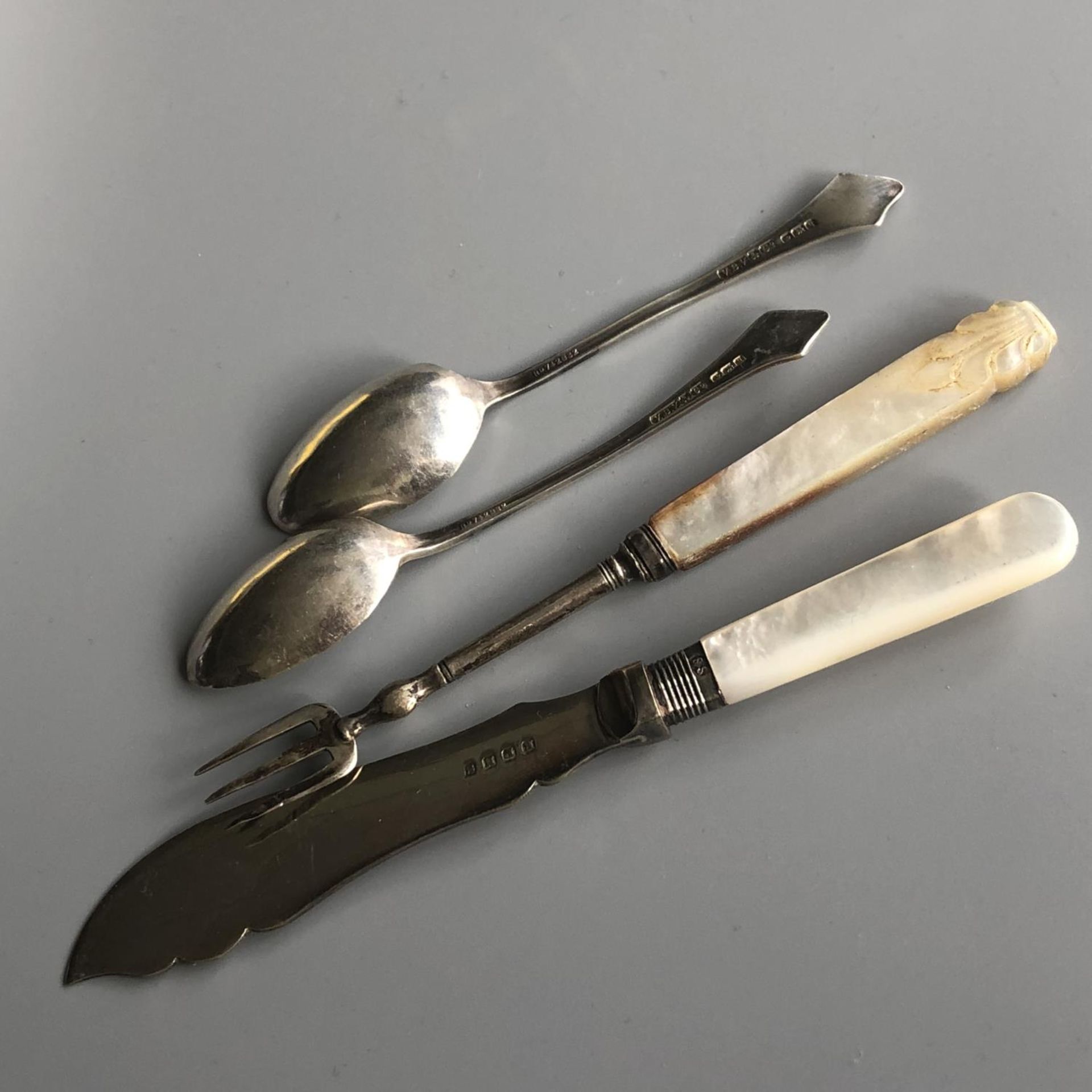 A group of hallmarked silver cutlery items (4) - Image 3 of 4
