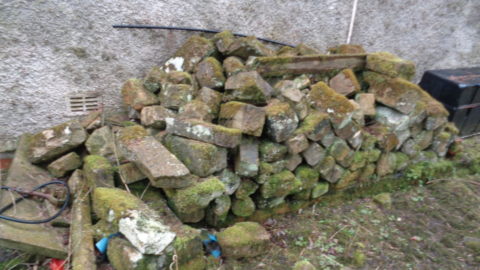 Approx 6 Sq Mtr Random Stone (Approx 1.7 Tonne)