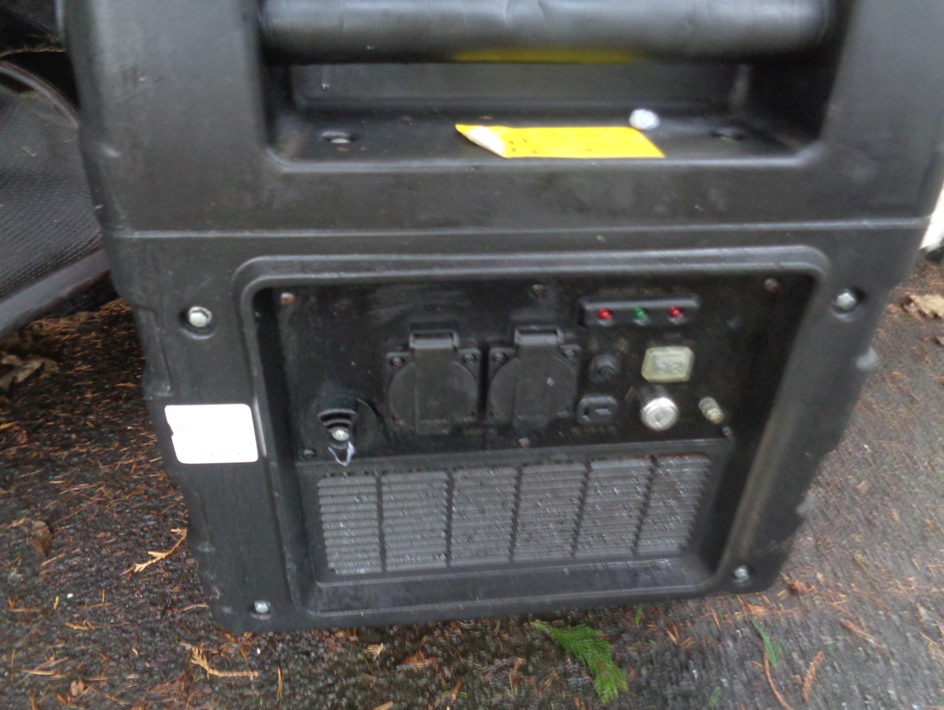 Electric Start Digital Suitcase Inverter 3 Kw Generator (Lts Uk) Working Order - Bild 2 aus 2