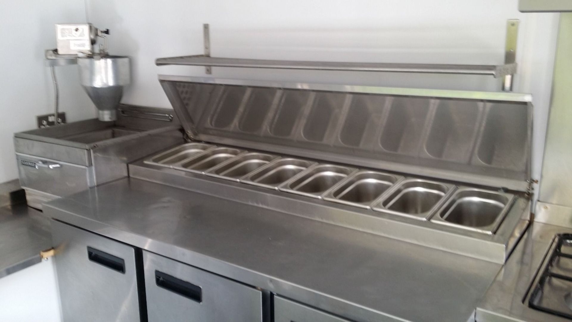 5 Star Rated A Pro Catering Unit Indespension Trailer - Image 3 of 7