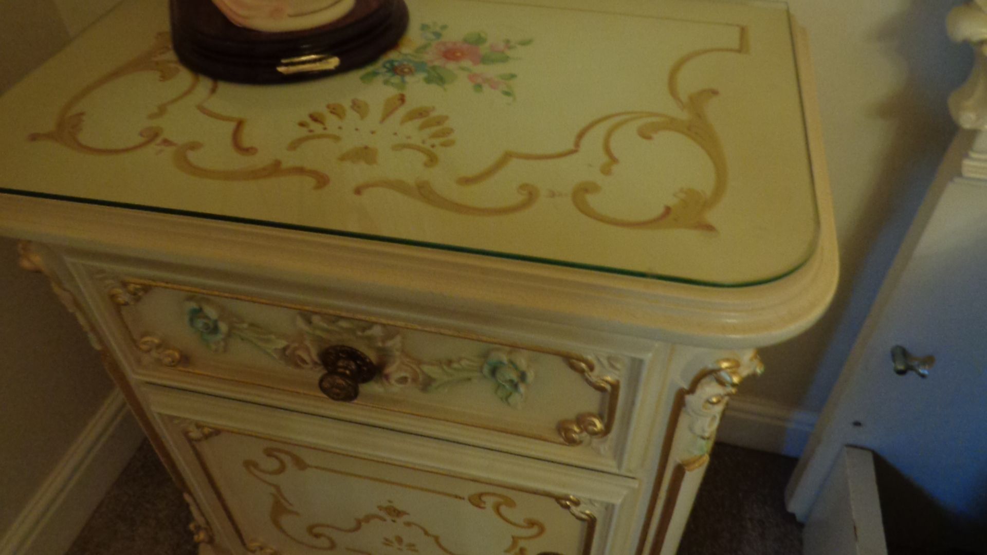 Set 2 Italian Bedside Table Hand Painted With Glass Tops Rec Retail £2,500 - Image 2 of 2