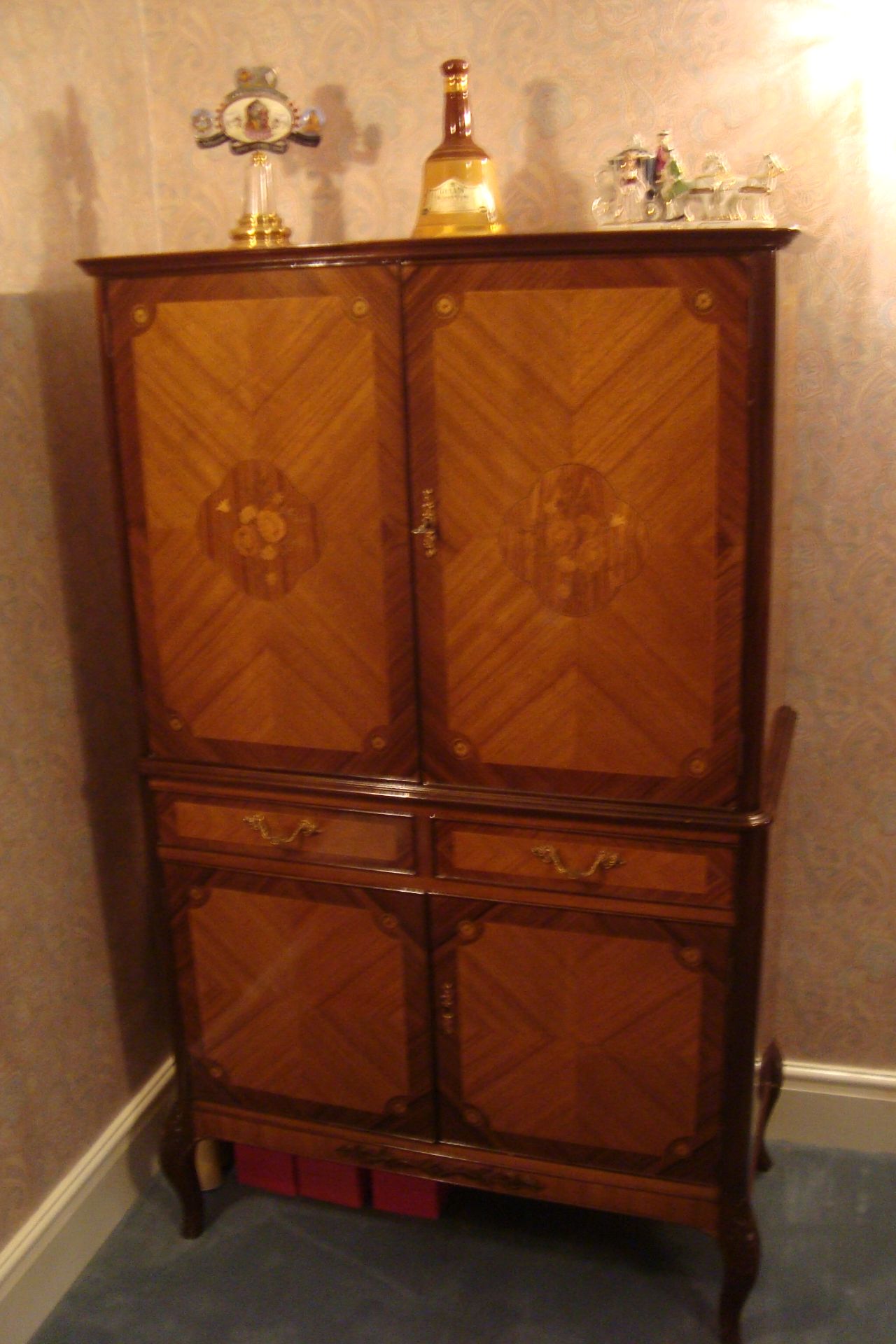 Veneered Drinks Cabinet Retail Price 4400 - Image 2 of 2