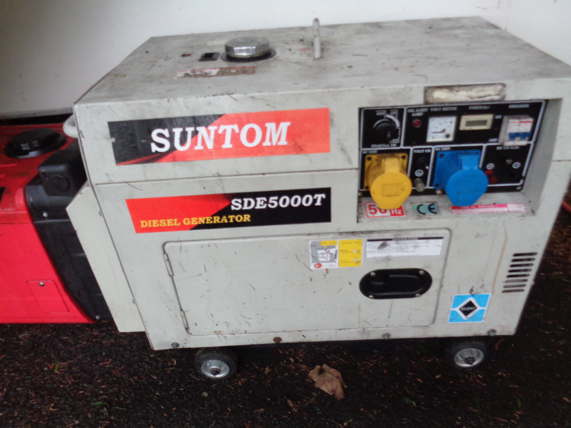 Suntom Genertaor Low Useage As New Working Order