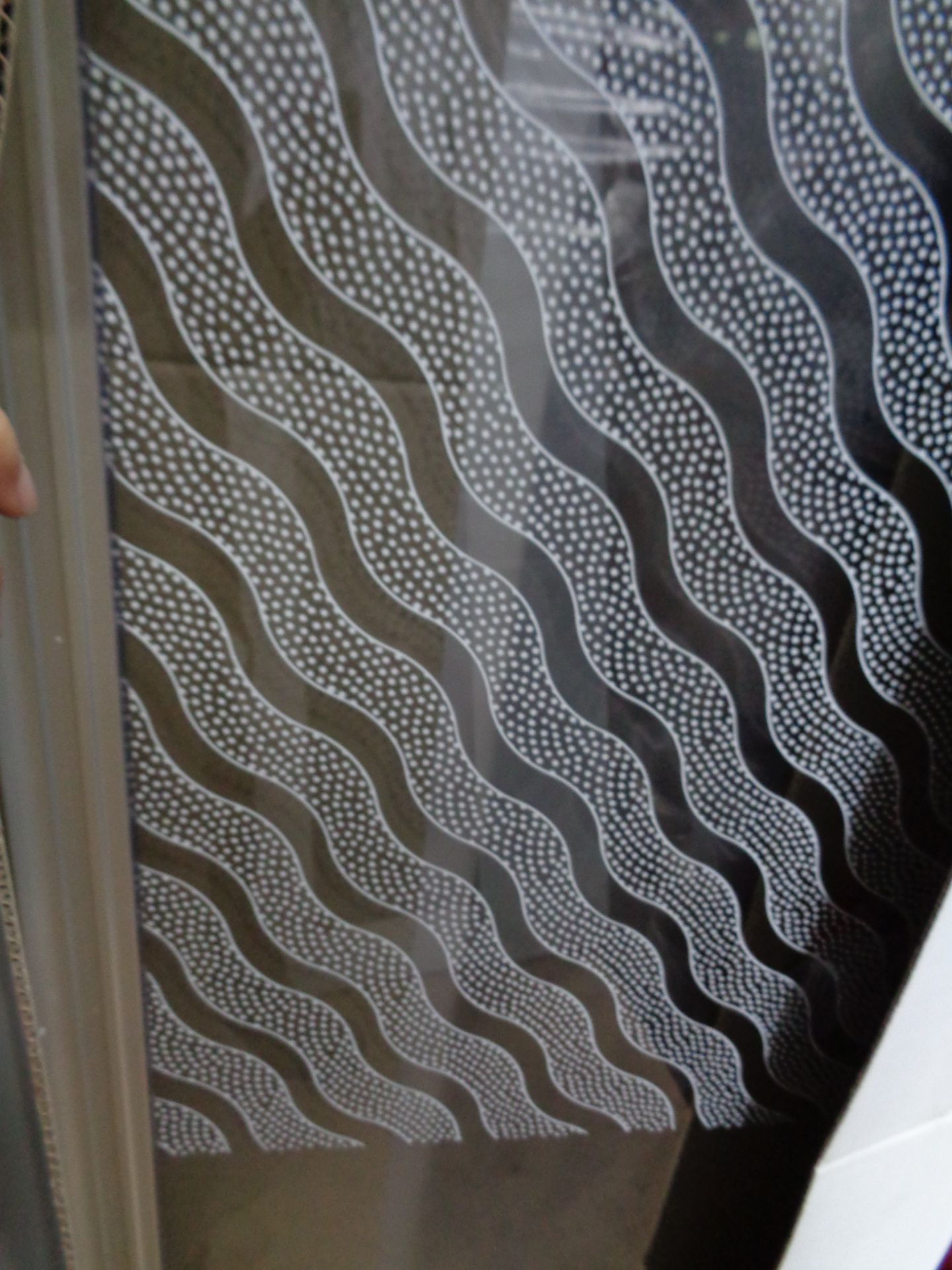 Corum Pivot Shower Door & Side Panel Silver 750Mm - Note Glass Is Modesty Pattern - Image 2 of 2