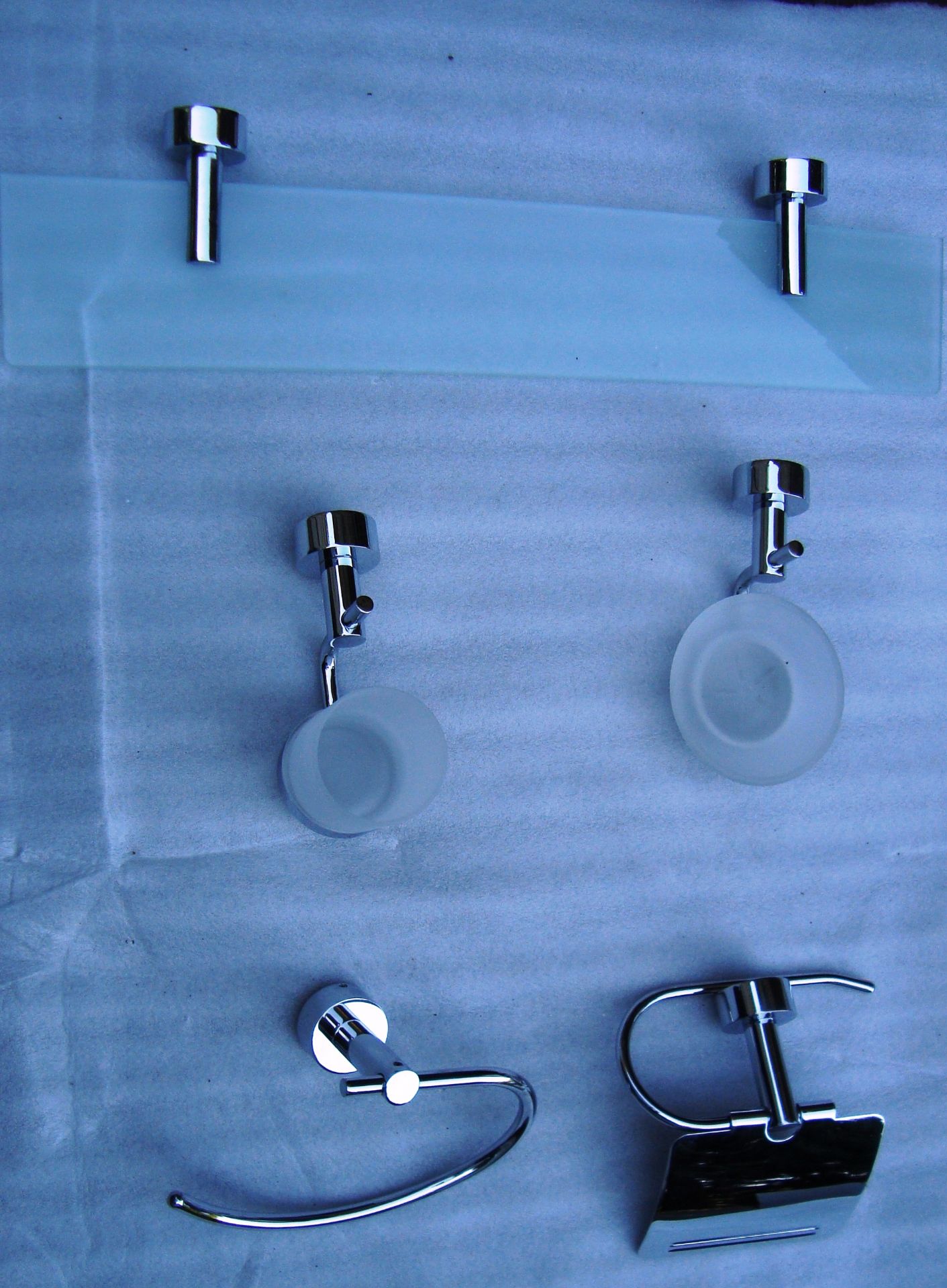 1 X Win Towel Ring Chrome Concealed Fixing Rec Retail £59 Each - Image 2 of 2
