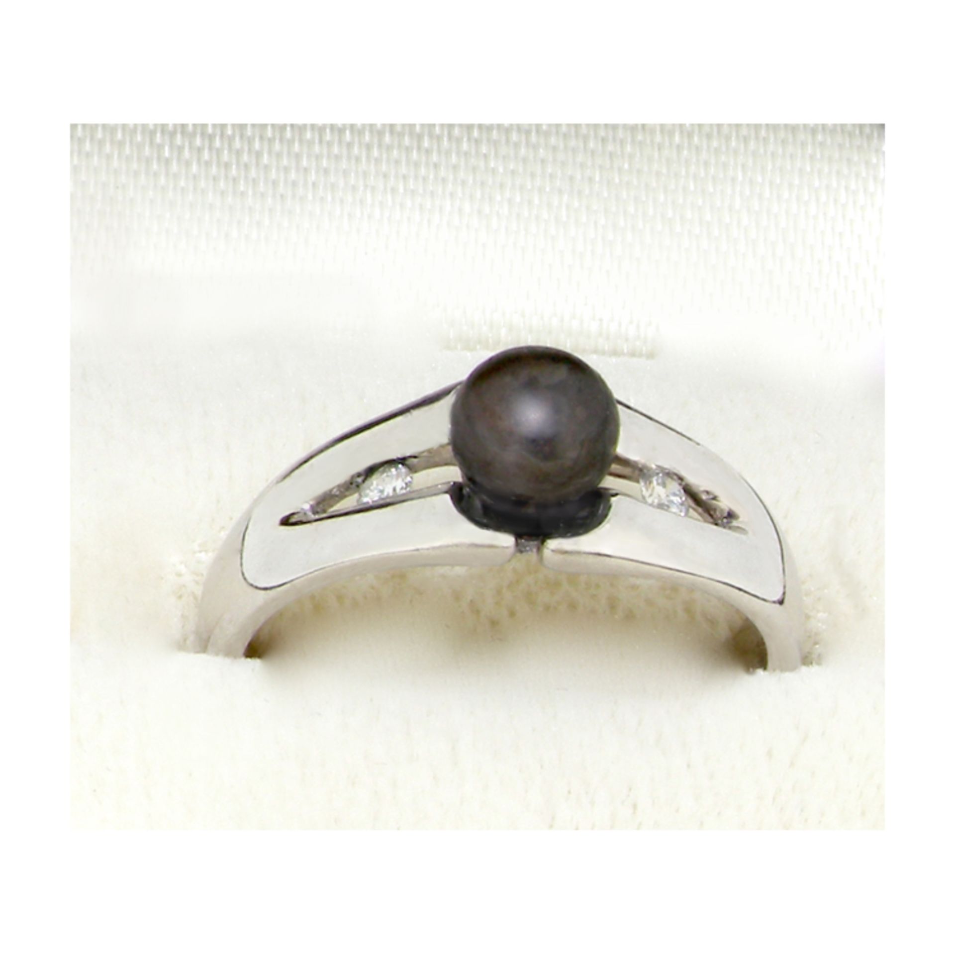 A Black Pearl & Diamond Dress Ring - Image 3 of 5