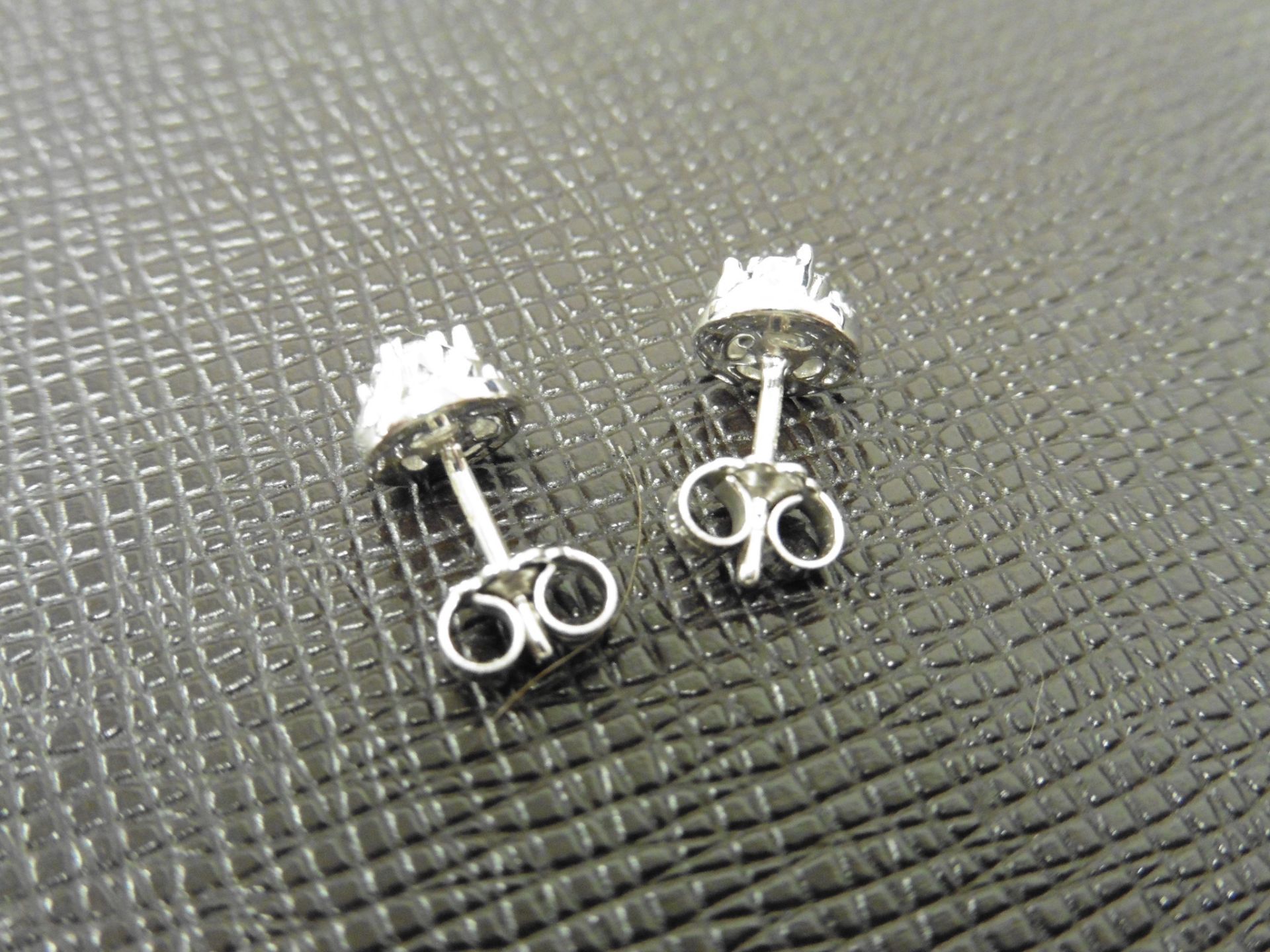 0.25ct diamond set stud earrings in 9ct white gold. Small brilliant cut diamonds. H colour and I1- - Bild 3 aus 3