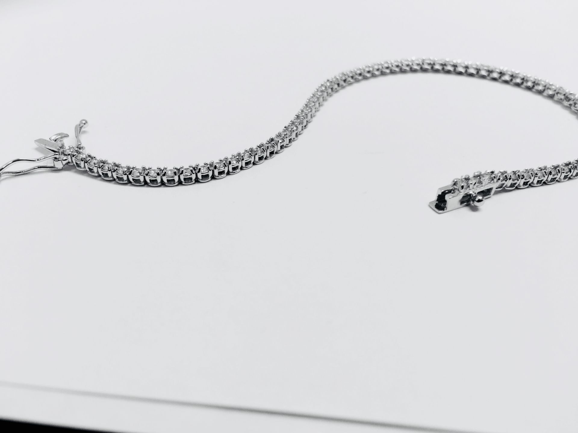 2.10ct diamond tennis bracelet with 70 brilliant cut diamonds, H/I colour and Si2 clarity, - Bild 4 aus 4