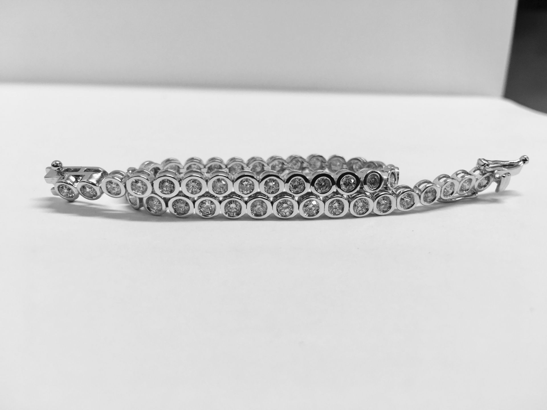 5.60ct diamond tennis style bracelet set with brilliant cut diamonds, I colour, Si2 clarity. 18ct - Bild 2 aus 5