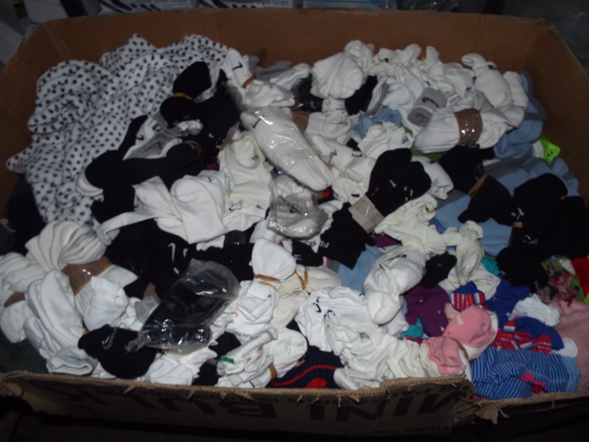 No Reserve: Mixed Pallet box of clothes inc Fancy dress - Image 7 of 9